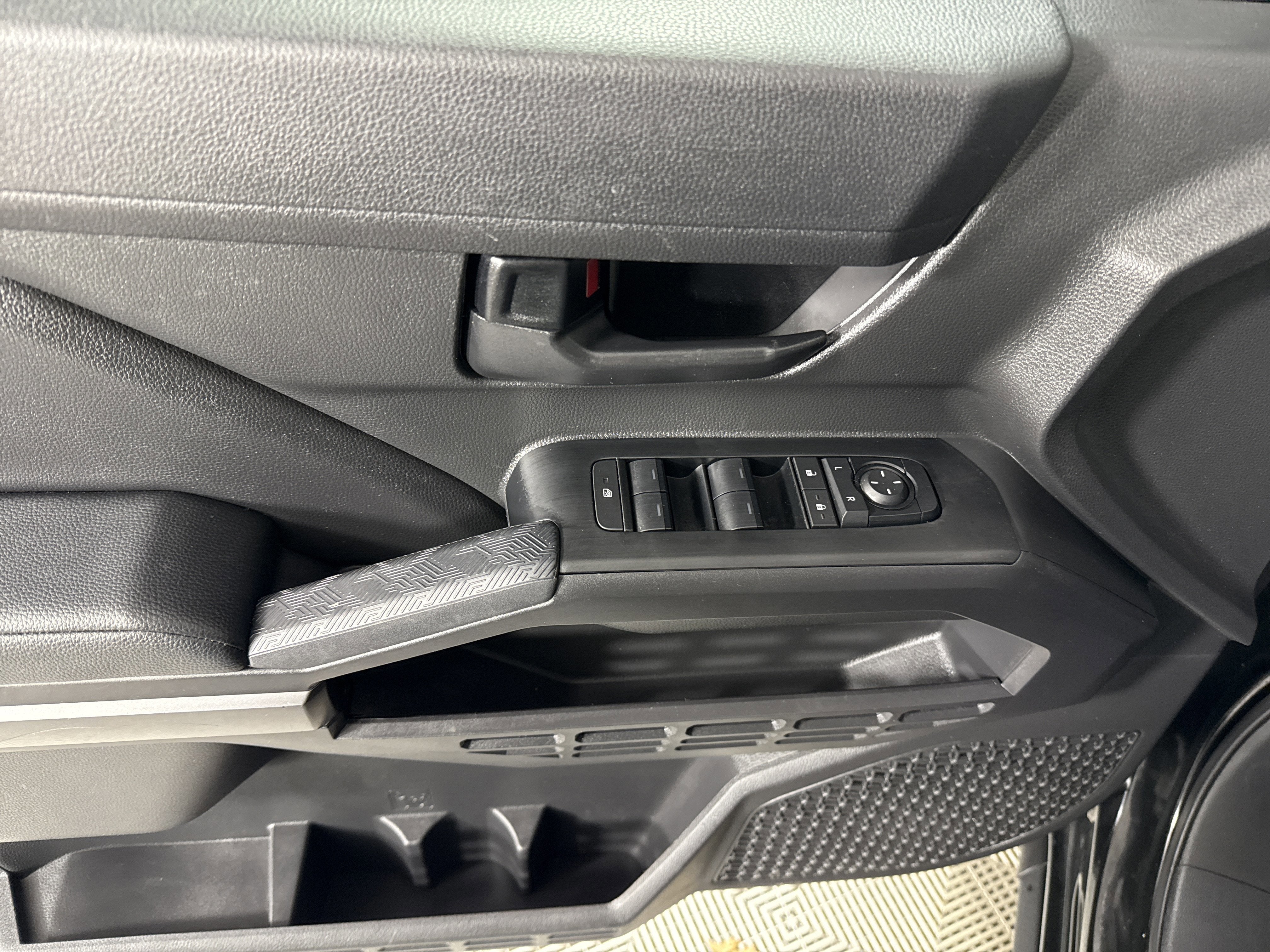 2025 Toyota Tacoma 4WD SR5