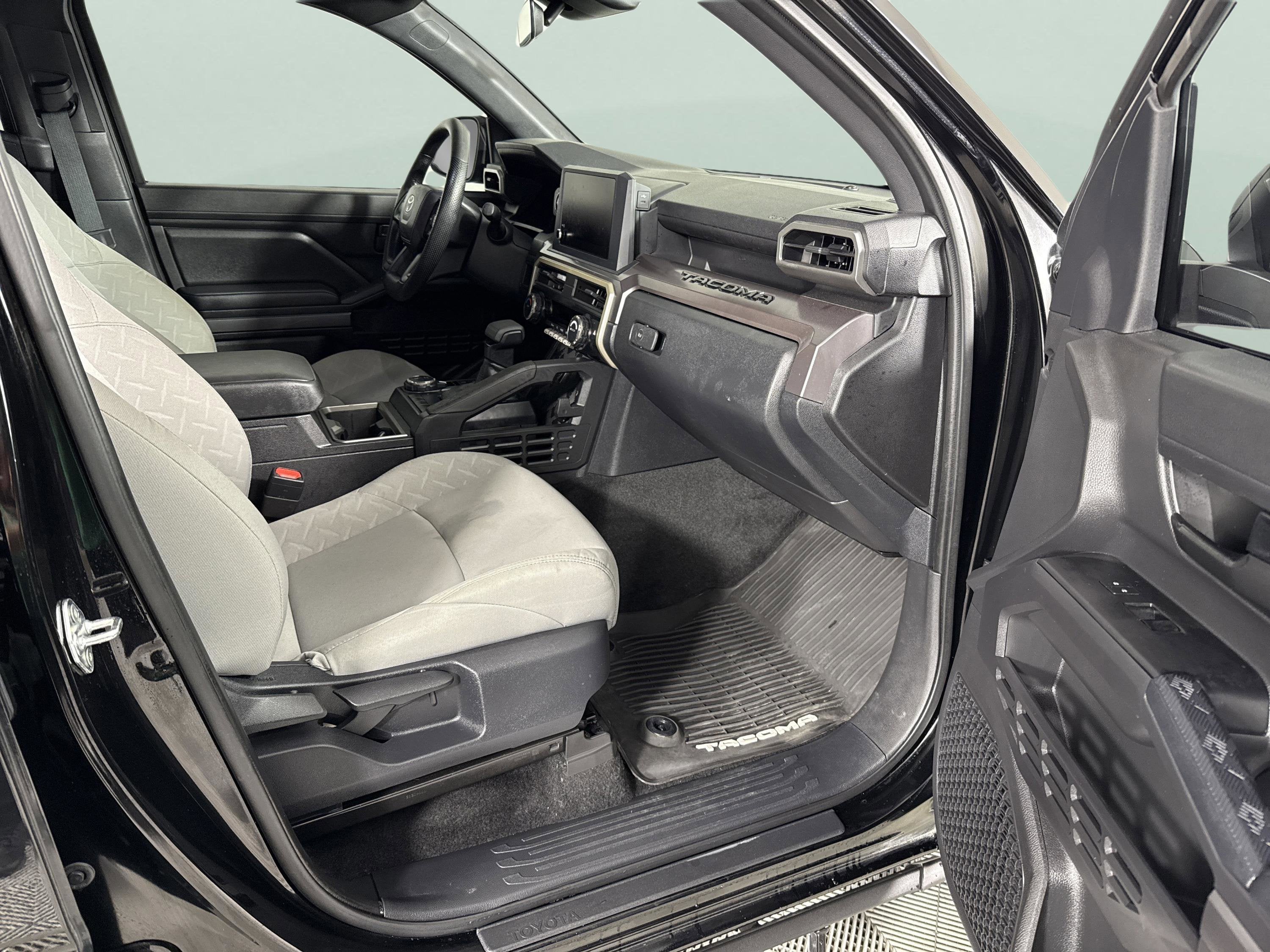 2025 Toyota Tacoma 4WD SR5