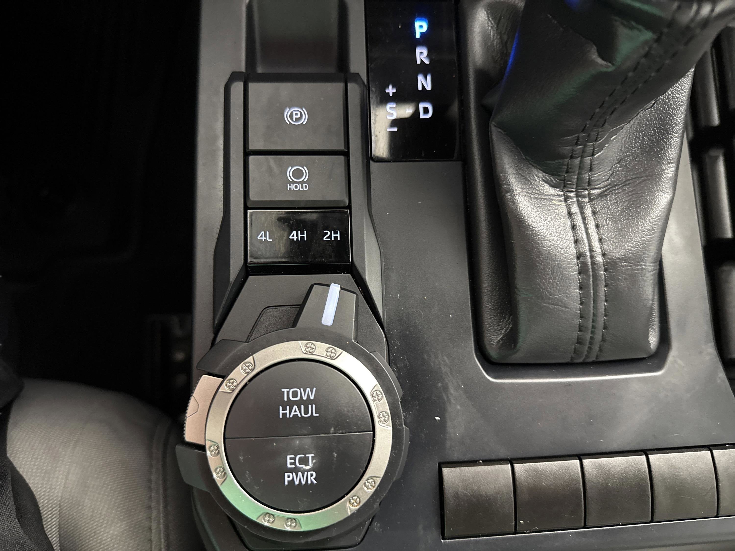 2025 Toyota Tacoma 4WD SR5