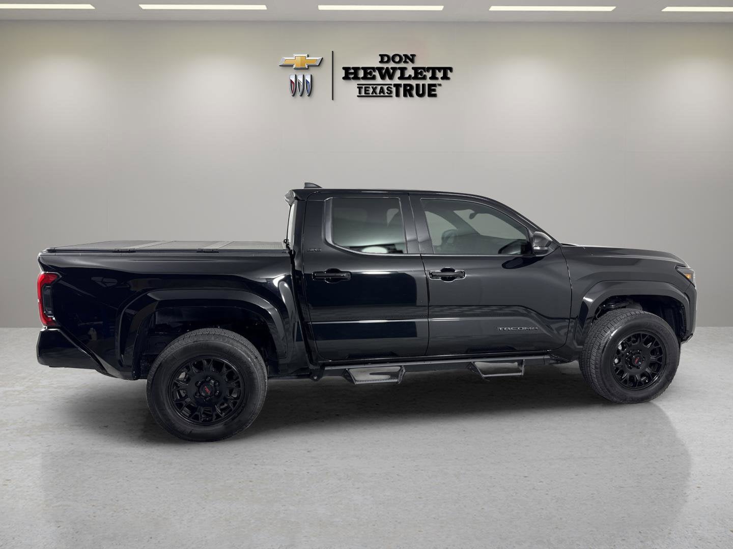 2025 Toyota Tacoma 4WD SR5