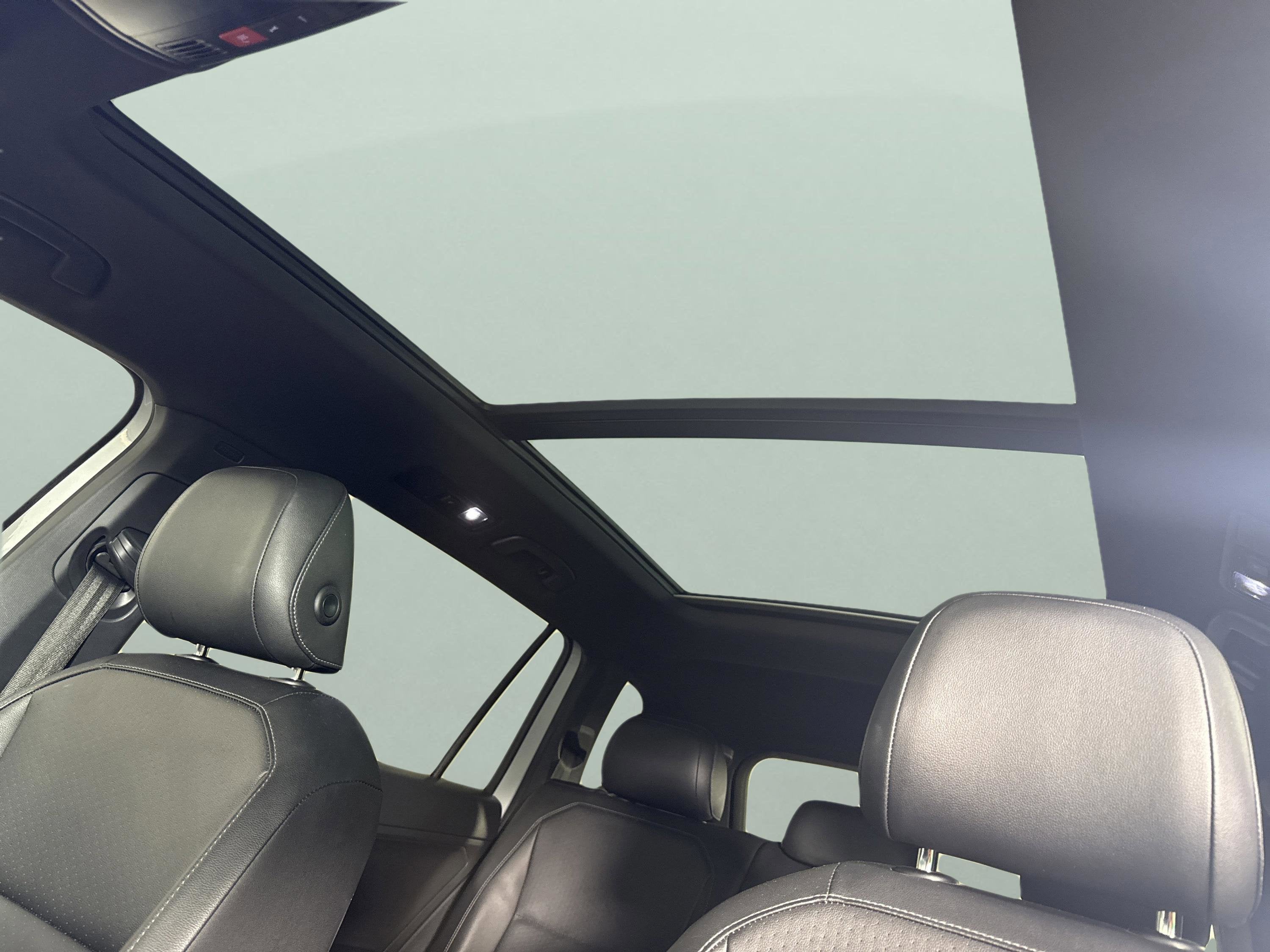 2019 Volkswagen Tiguan SEL R-Line