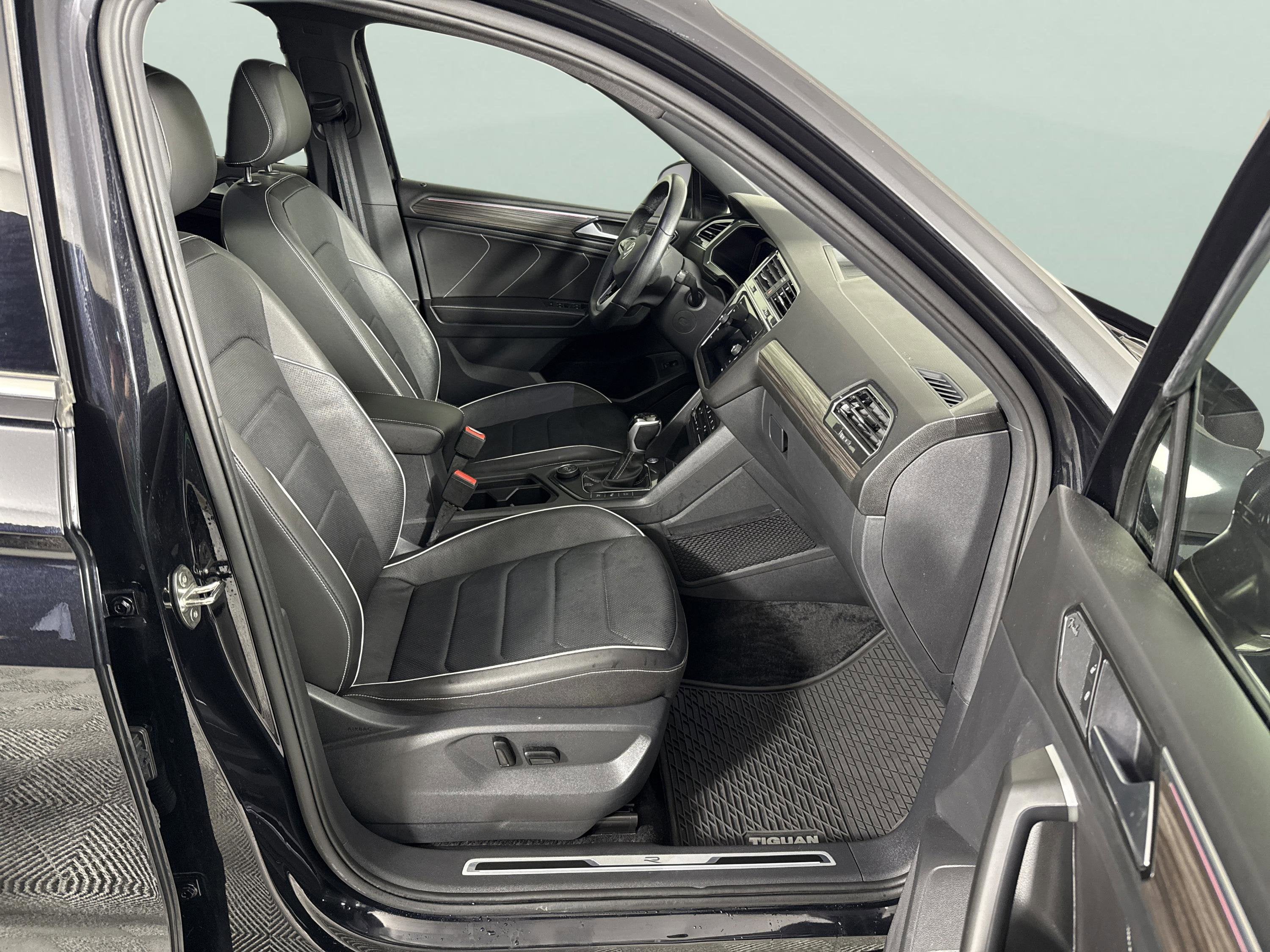 2024 Volkswagen Tiguan SEL R-Line