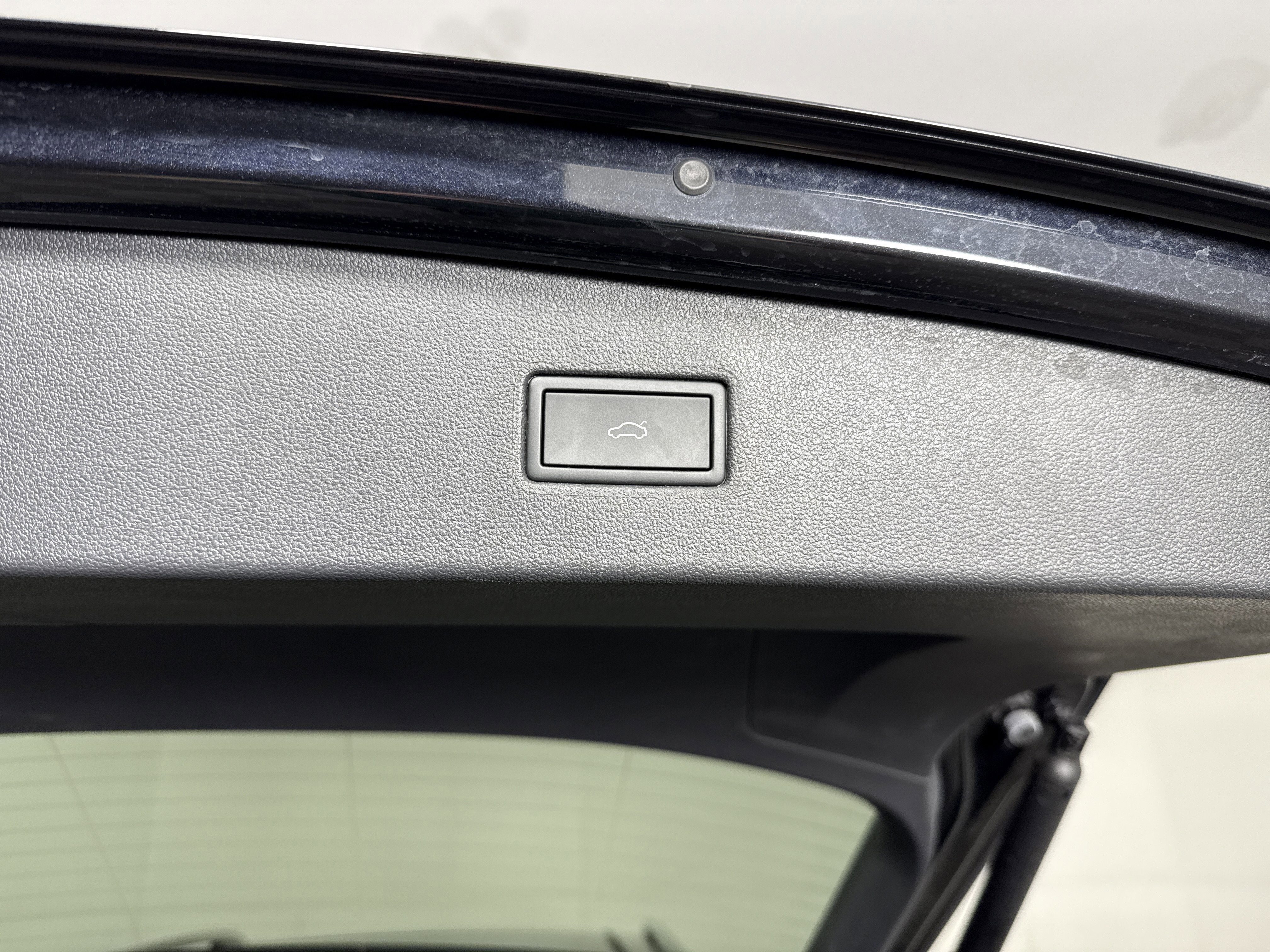 2024 Volkswagen Tiguan SEL R-Line