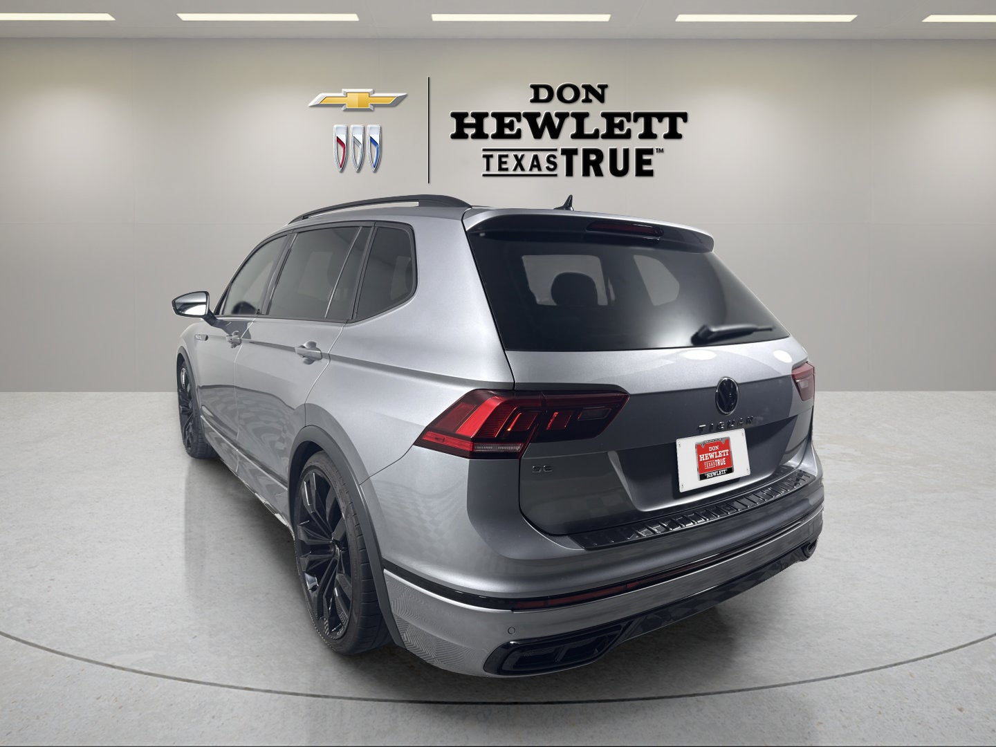 2023 Volkswagen Tiguan SE R-Line Black
