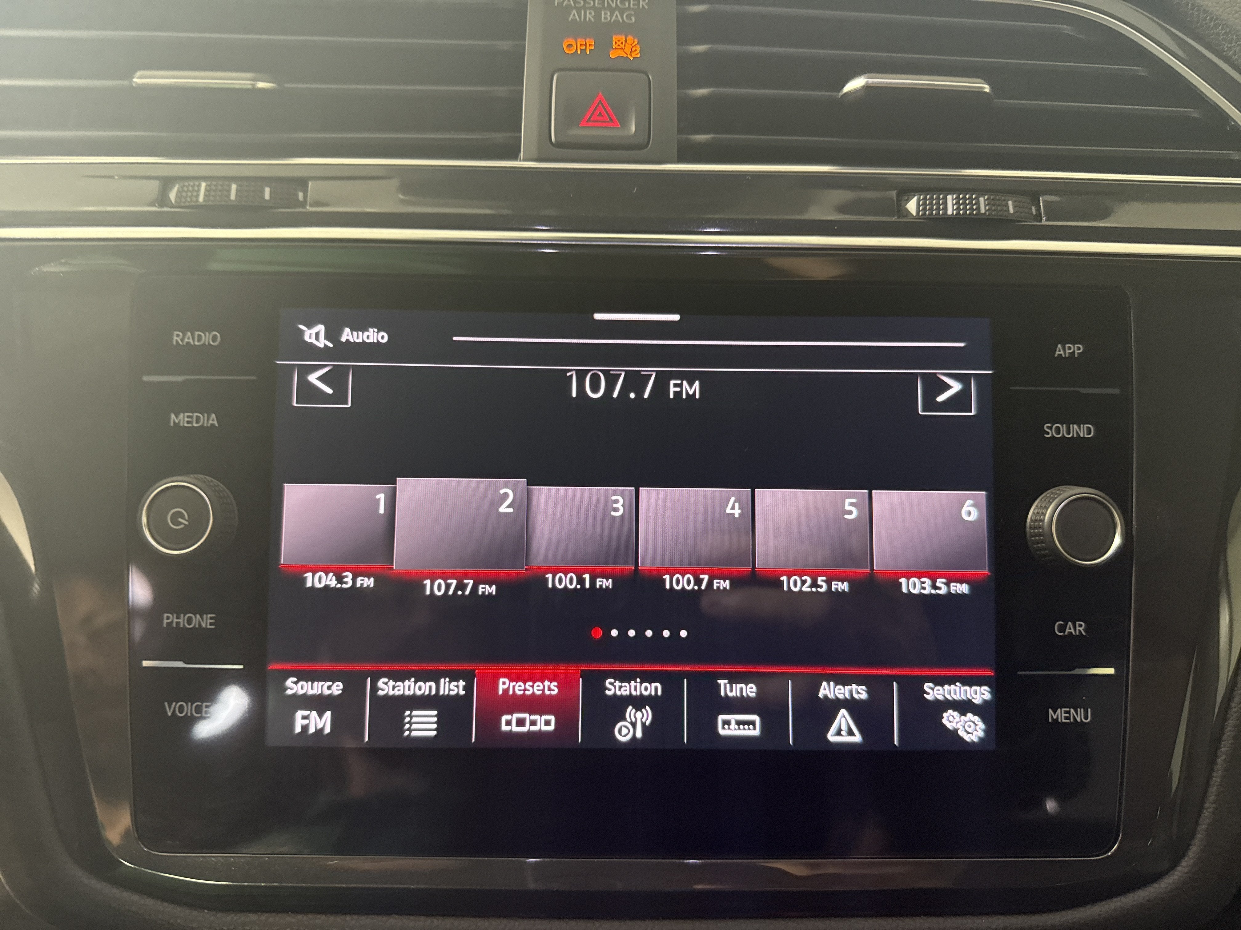 2023 Volkswagen Tiguan SE R-Line Black