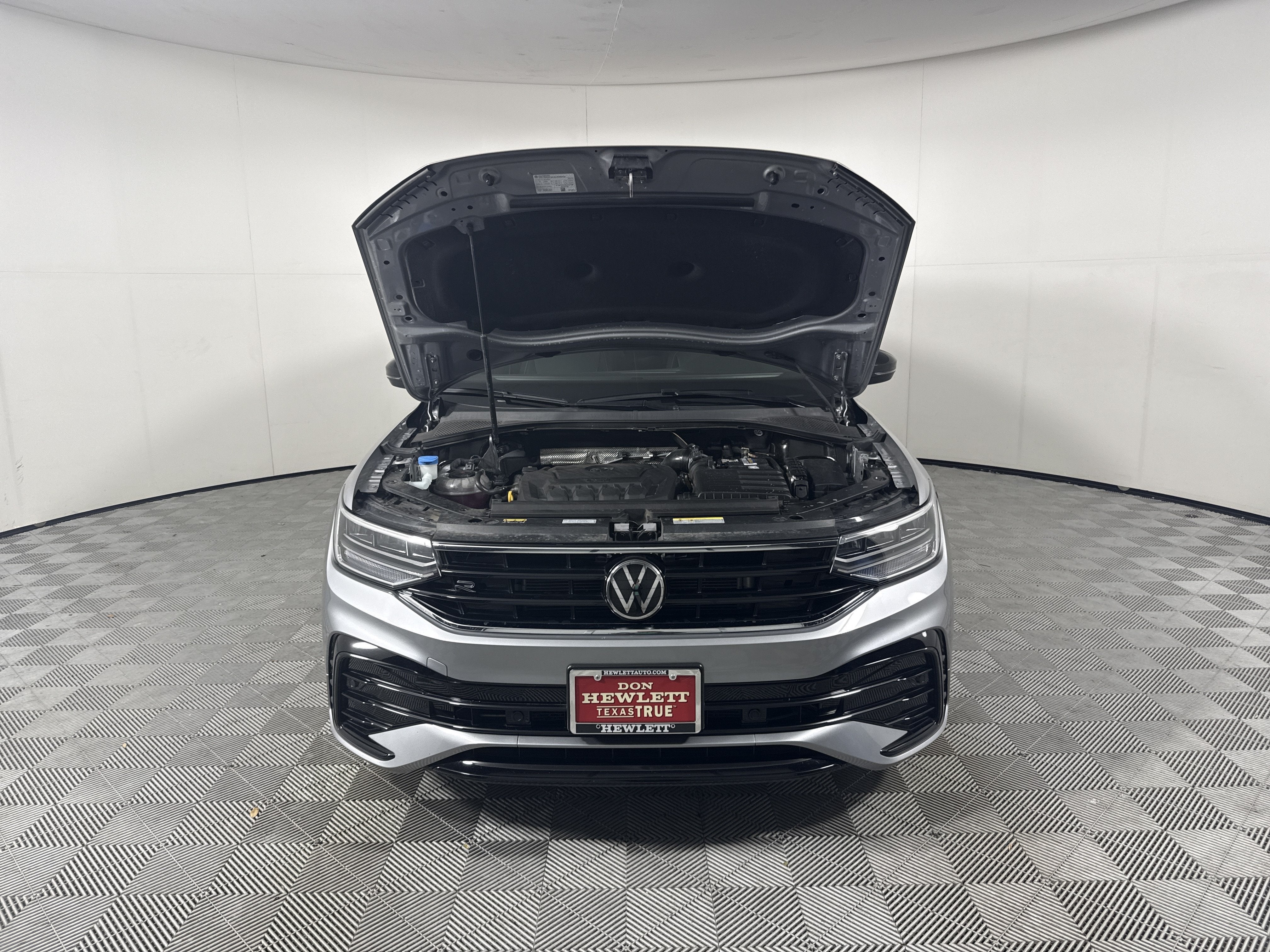 2023 Volkswagen Tiguan SE R-Line Black