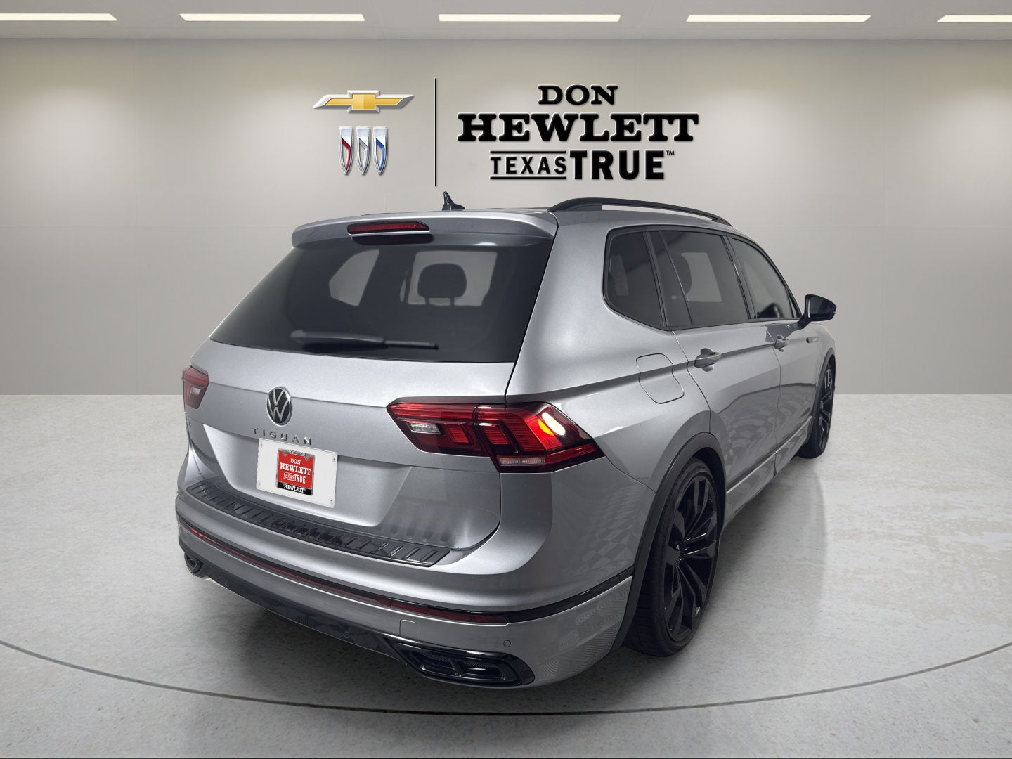 2023 Volkswagen Tiguan SE R-Line Black