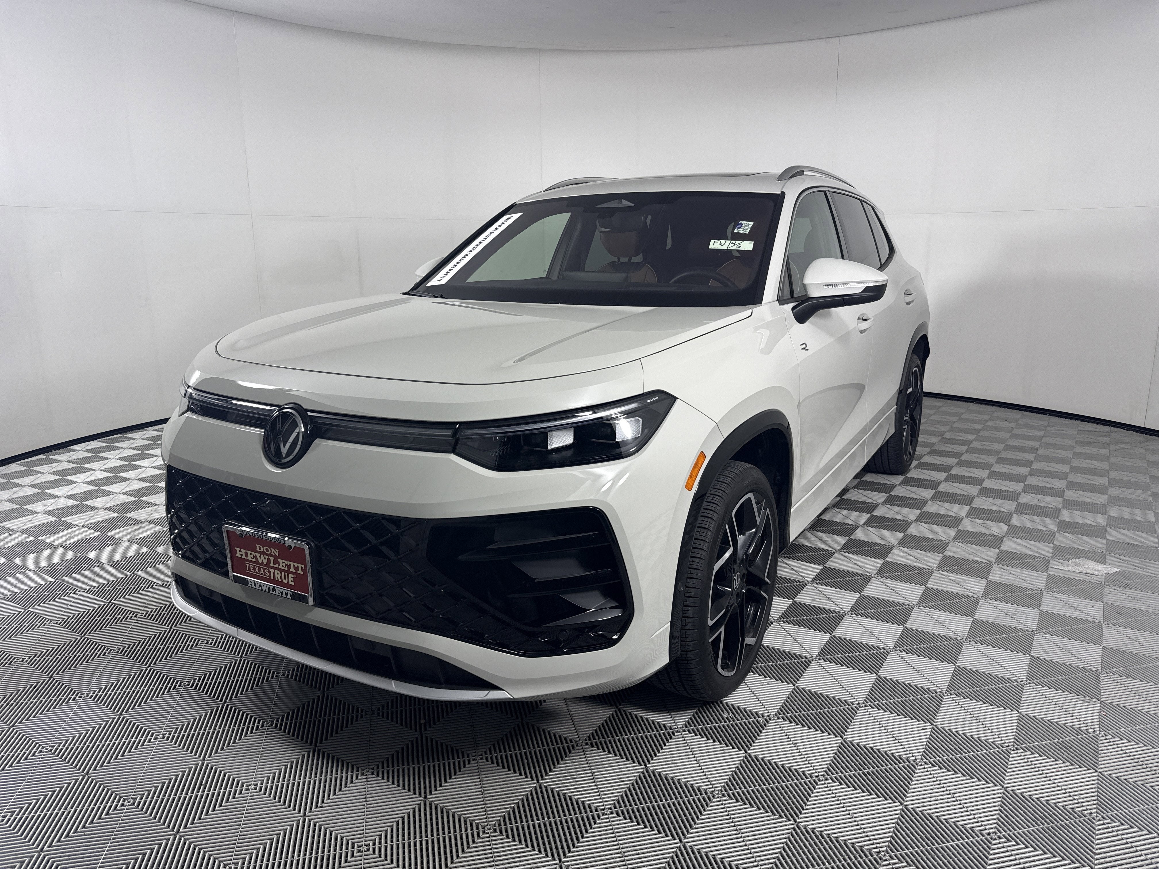 2025 Volkswagen Tiguan SEL R-Line