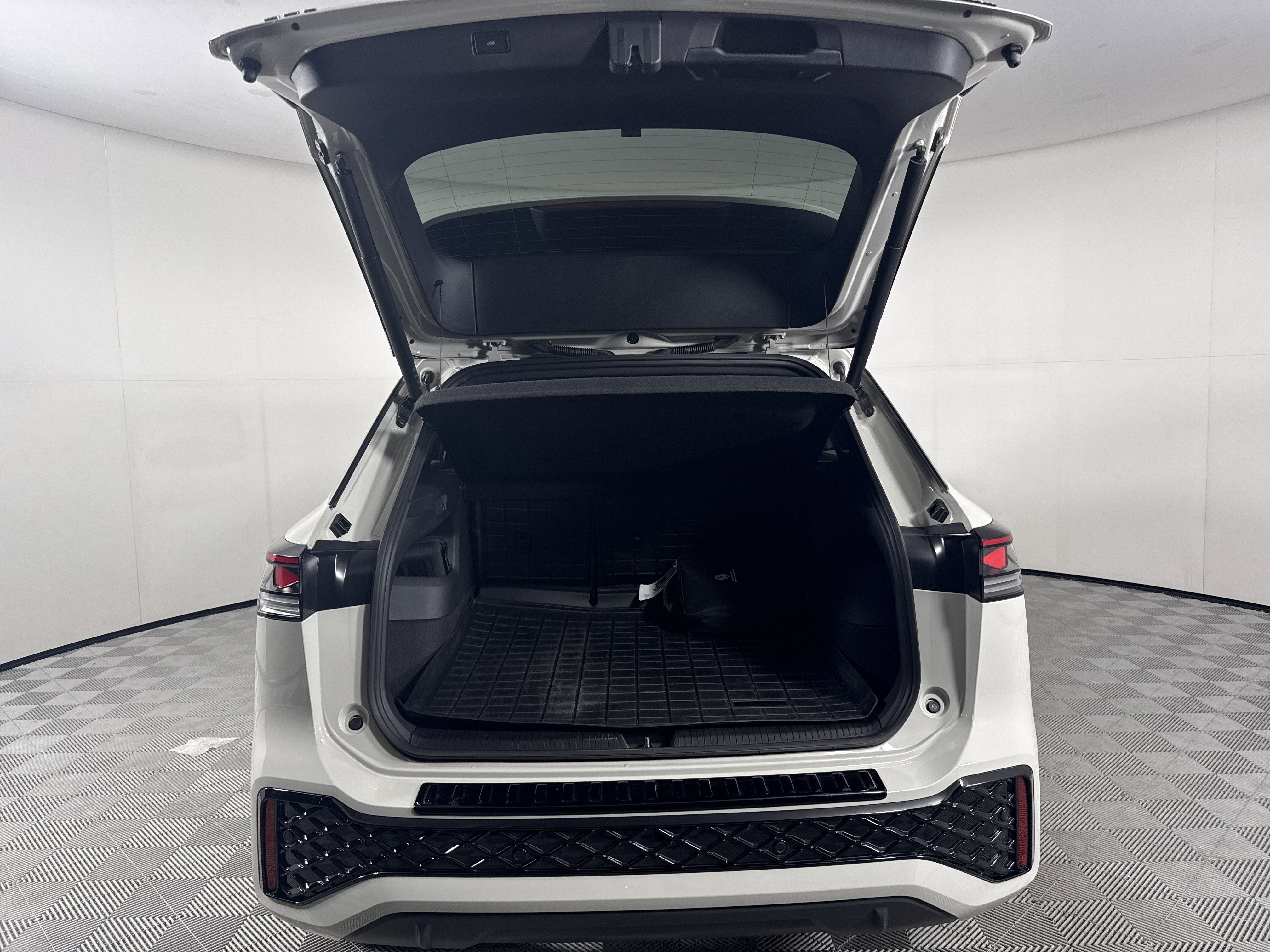 2025 Volkswagen Tiguan SEL R-Line