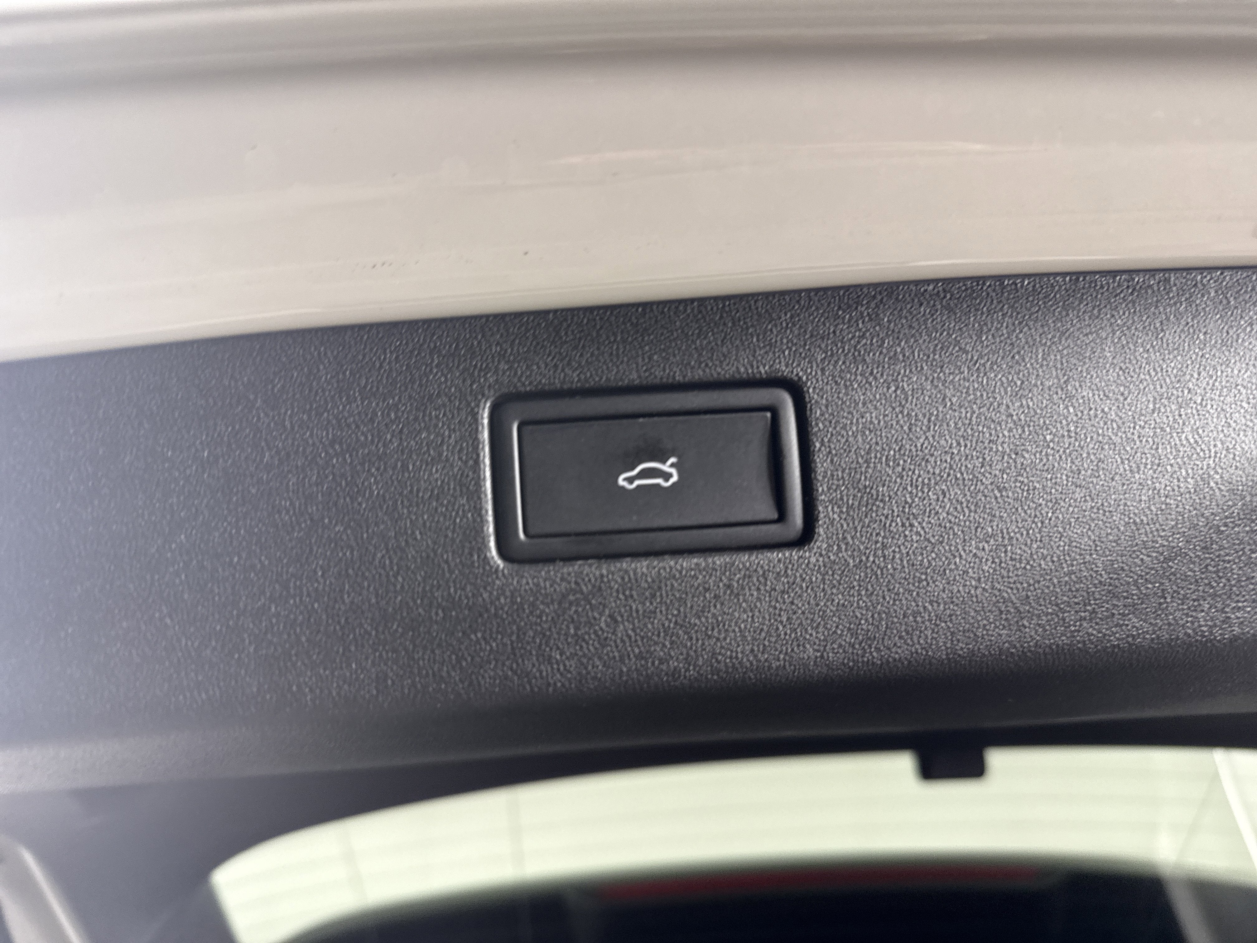 2025 Volkswagen Tiguan SEL R-Line