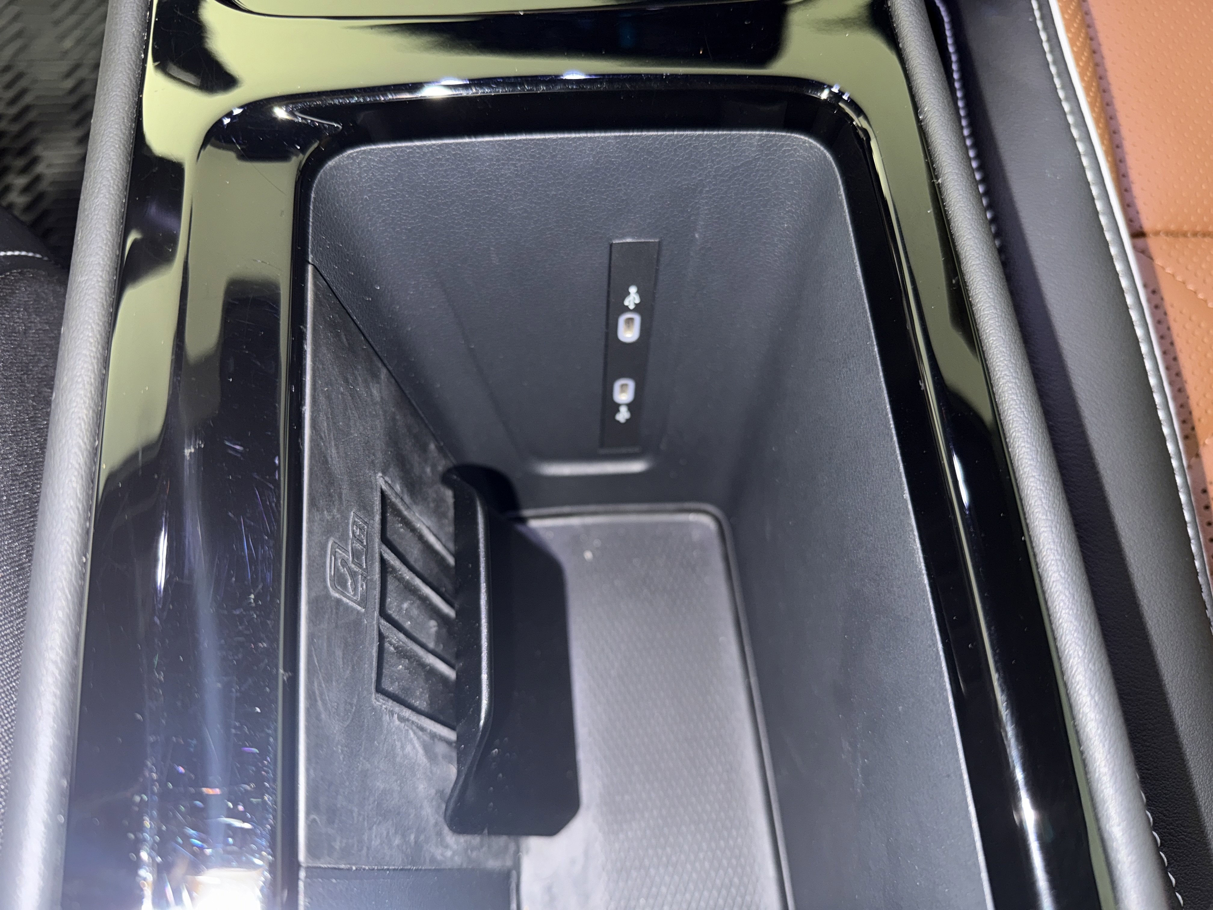 2025 Volkswagen Tiguan SEL R-Line