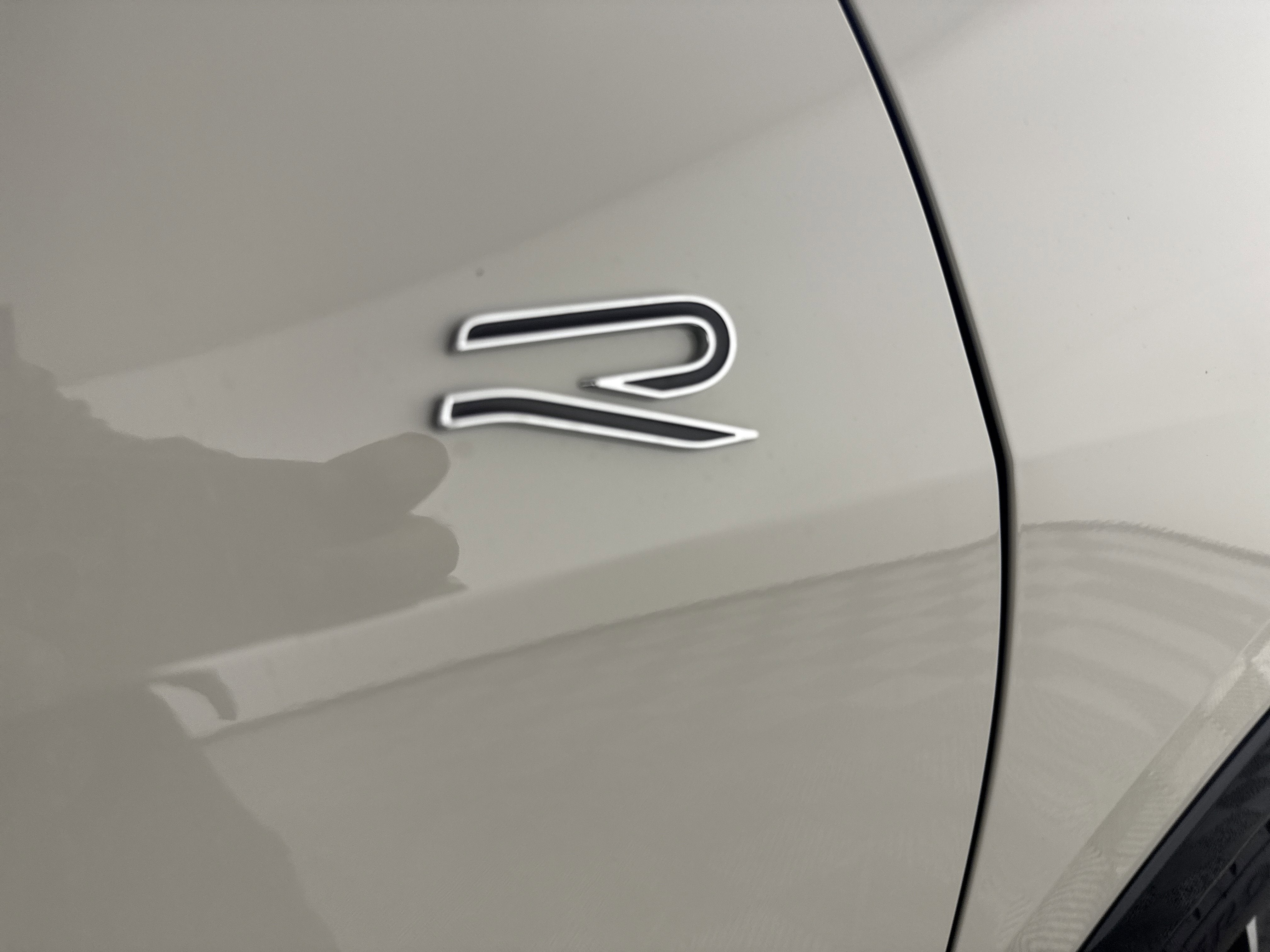 2025 Volkswagen Tiguan SEL R-Line