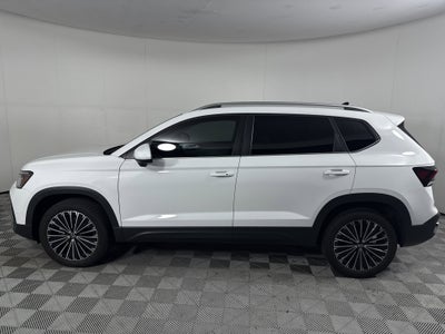 2025 Volkswagen Taos SE