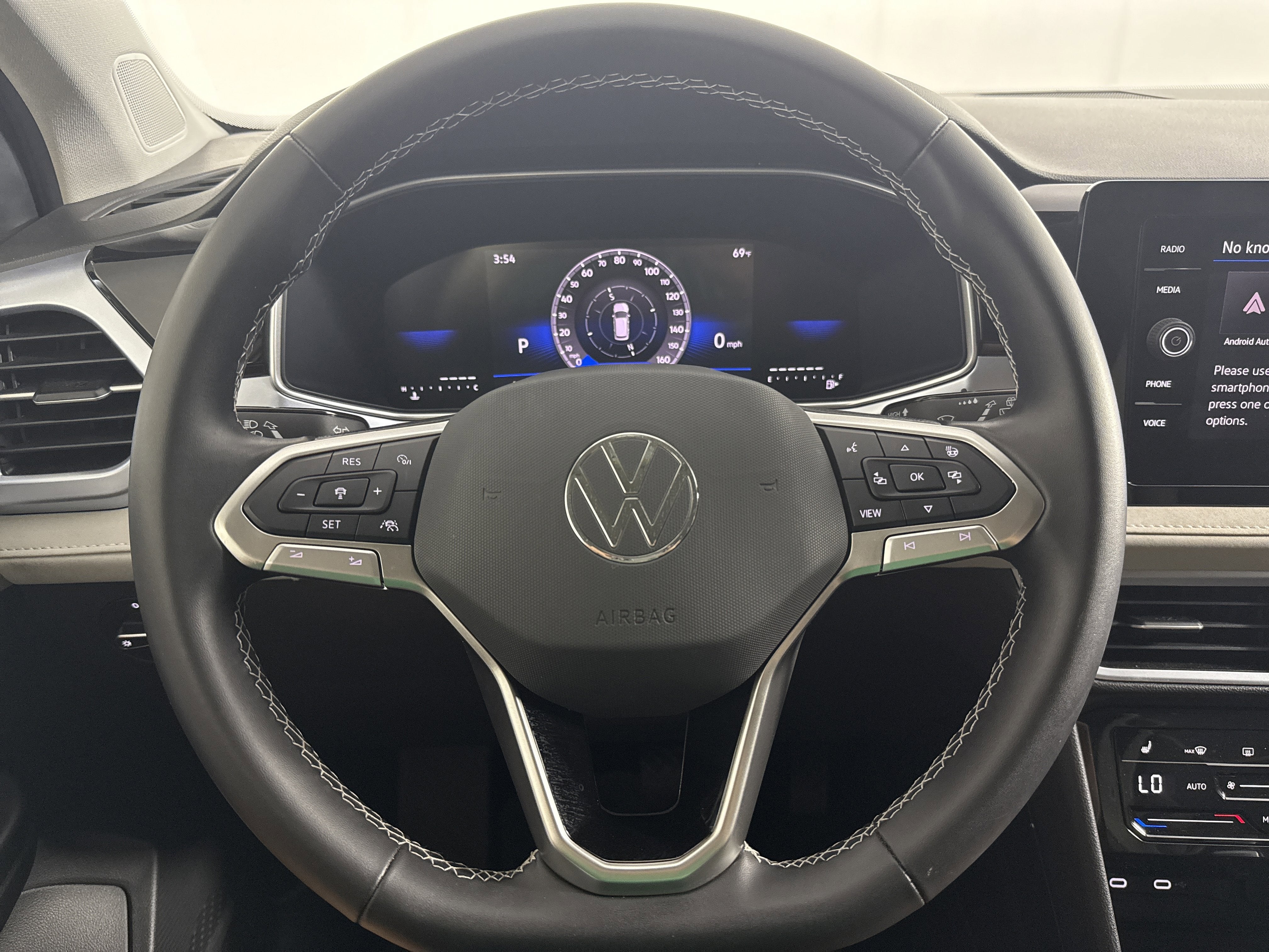 2025 Volkswagen Taos SE