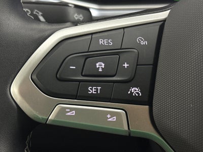 2025 Volkswagen Taos SE