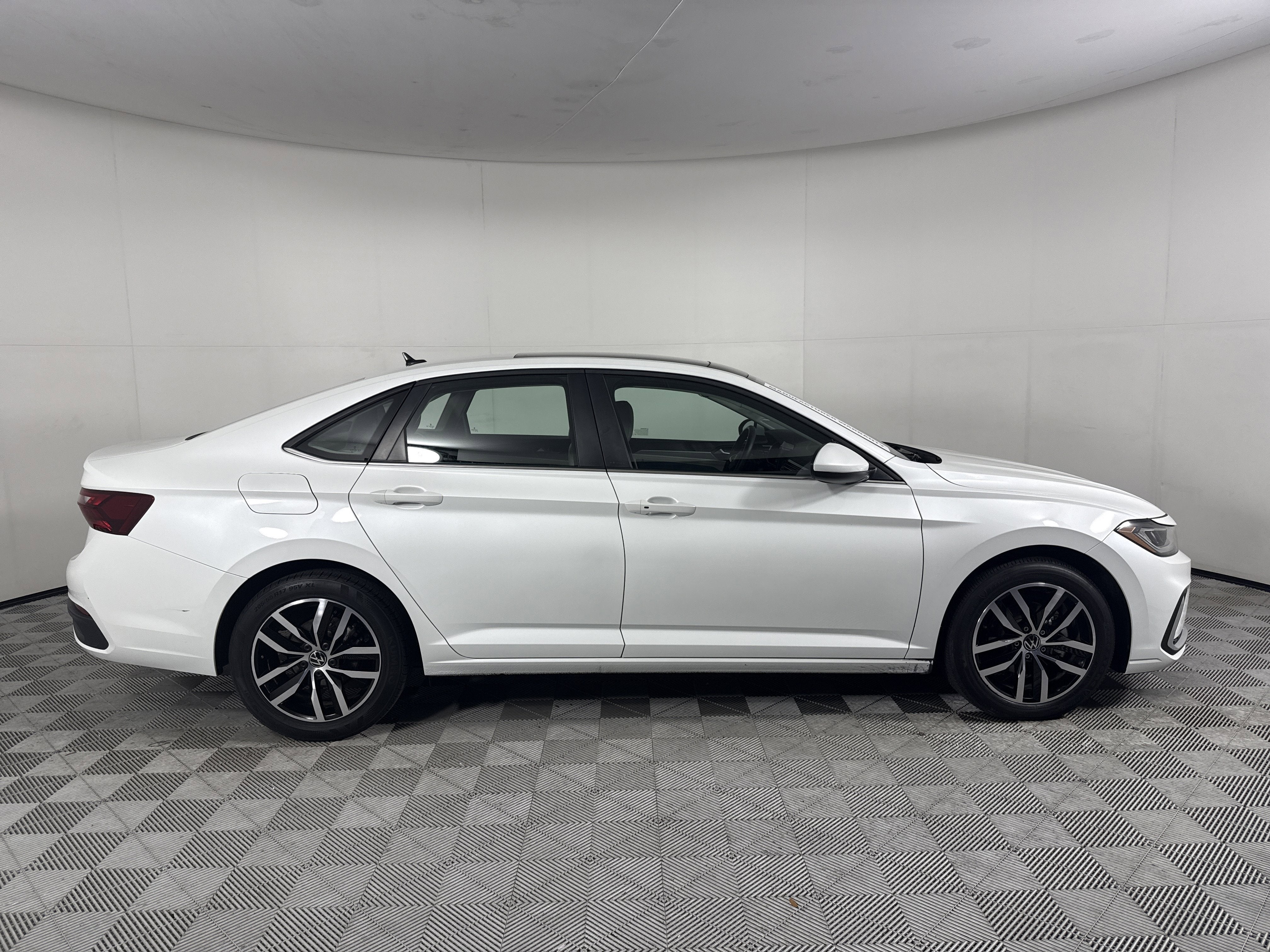 2025 Volkswagen Jetta SE