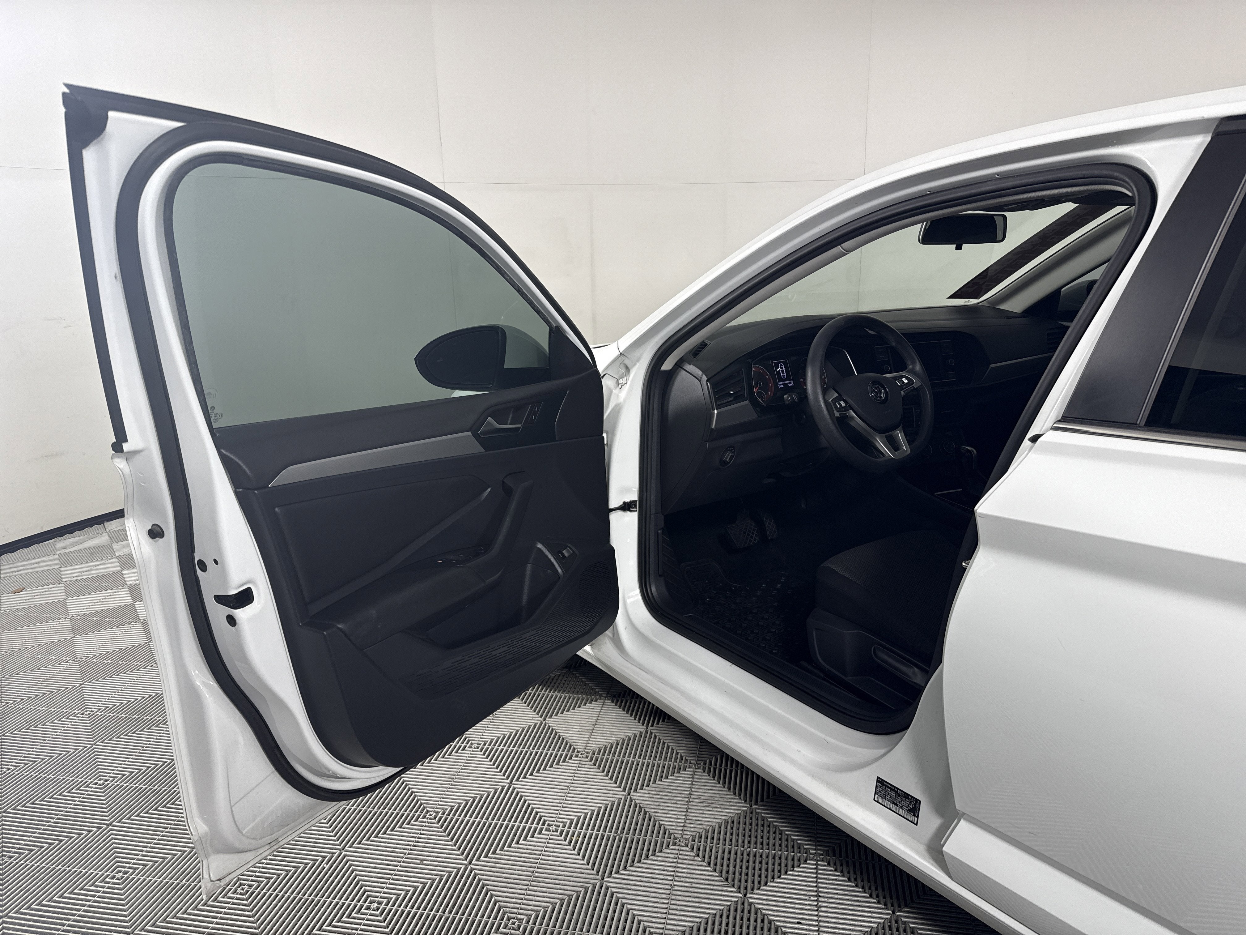 2019 Volkswagen Jetta Base