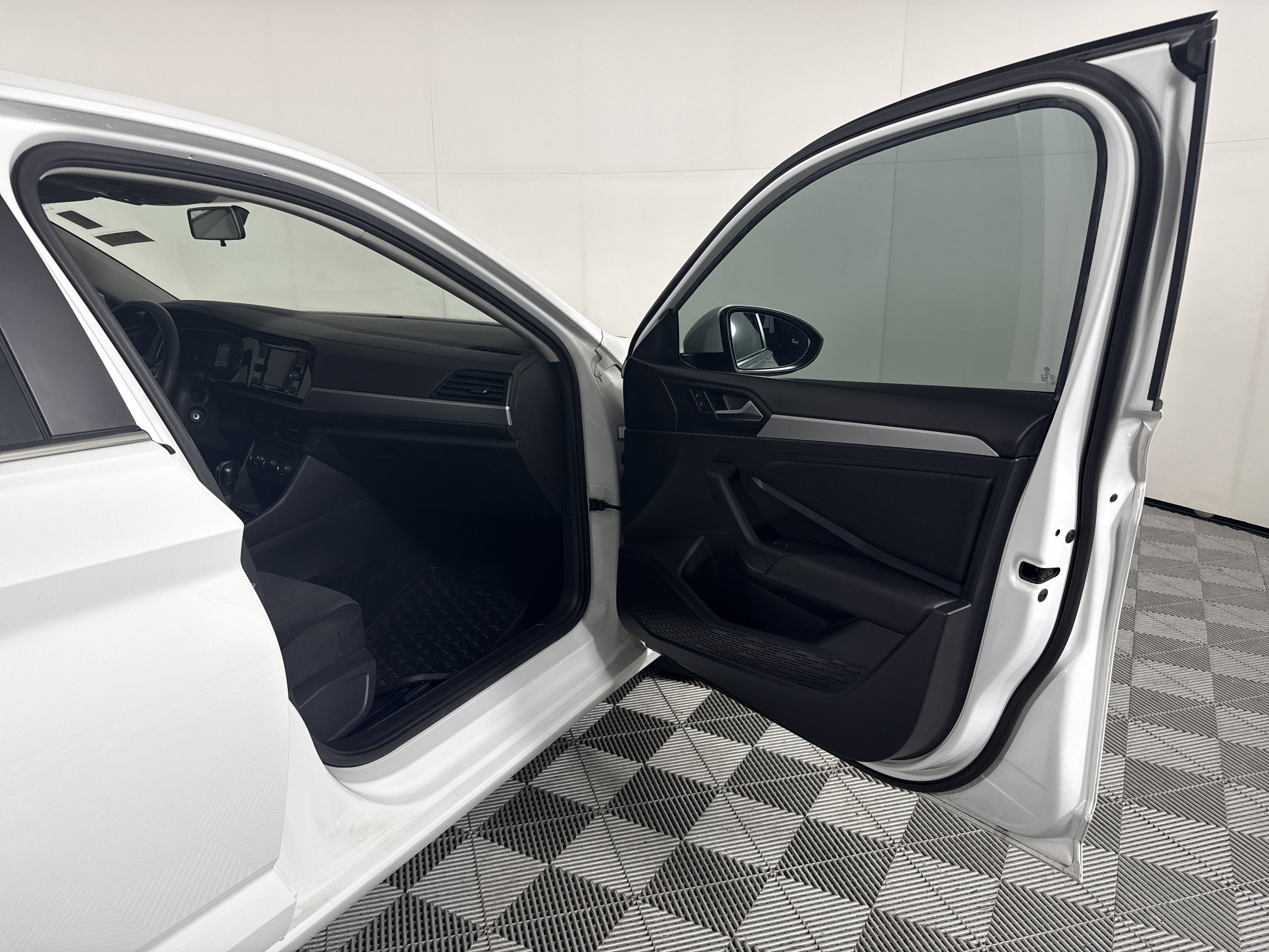 2019 Volkswagen Jetta Base