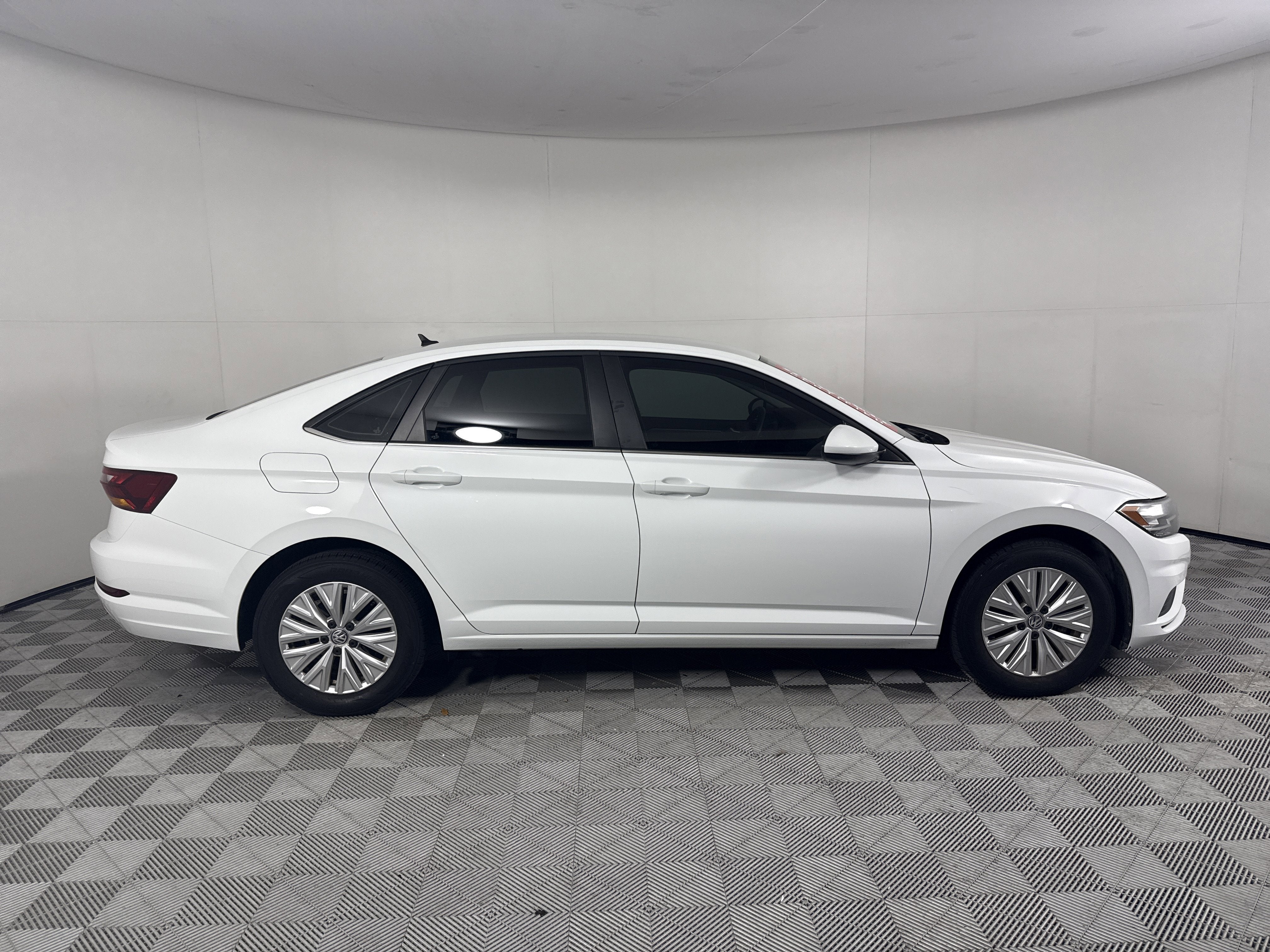 2019 Volkswagen Jetta Base