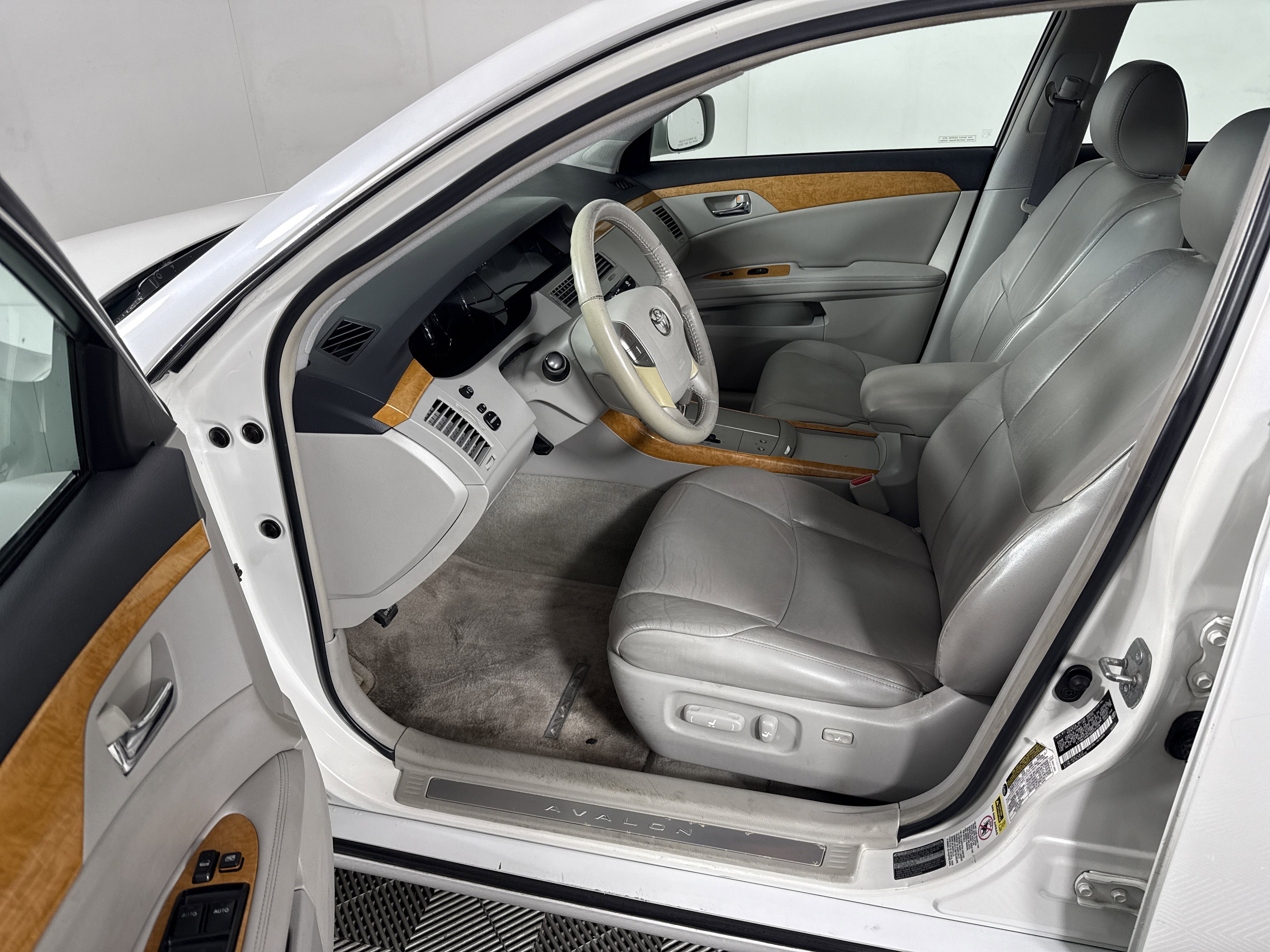 2006 Toyota Avalon XLS