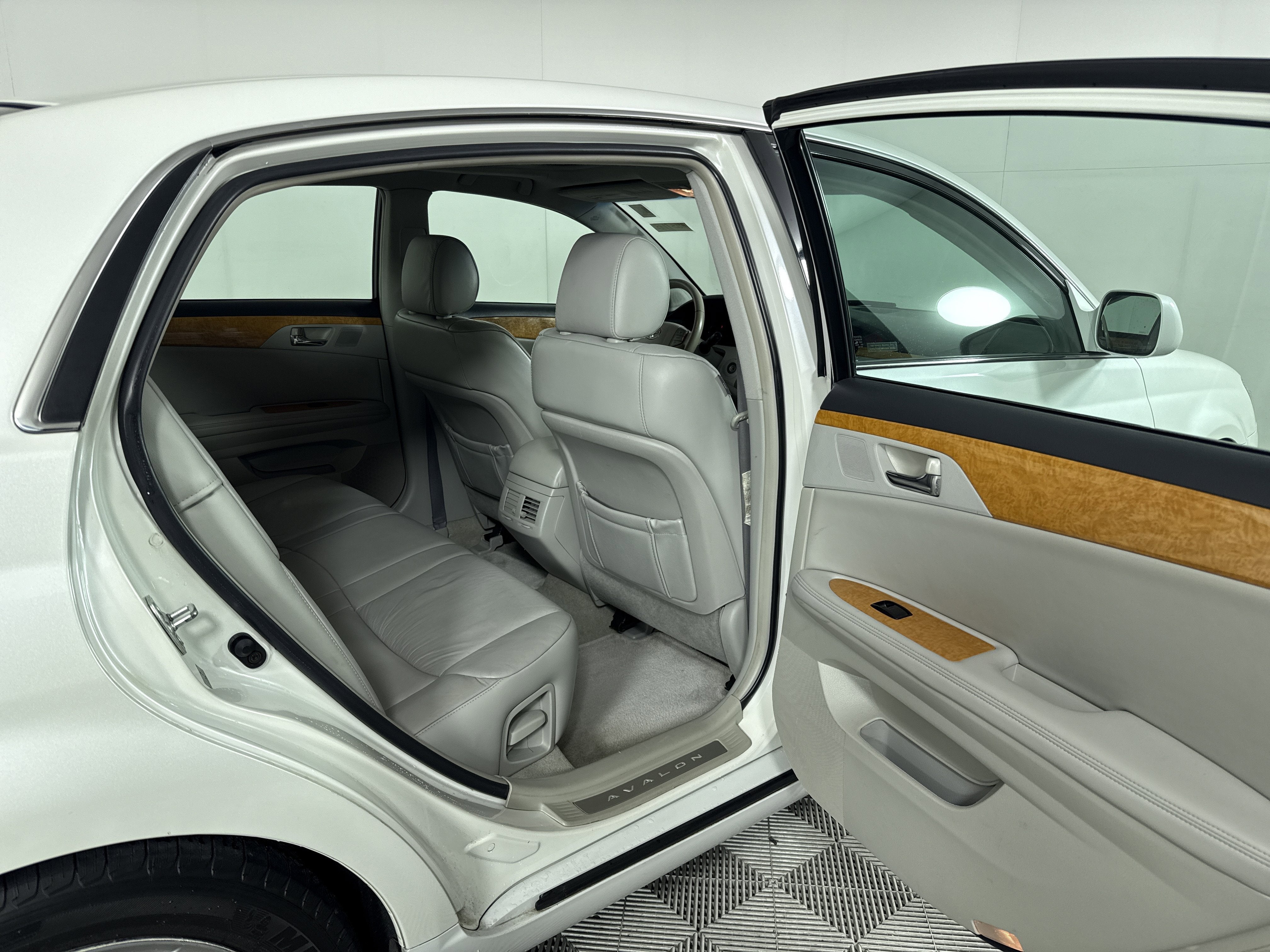 2006 Toyota Avalon XLS