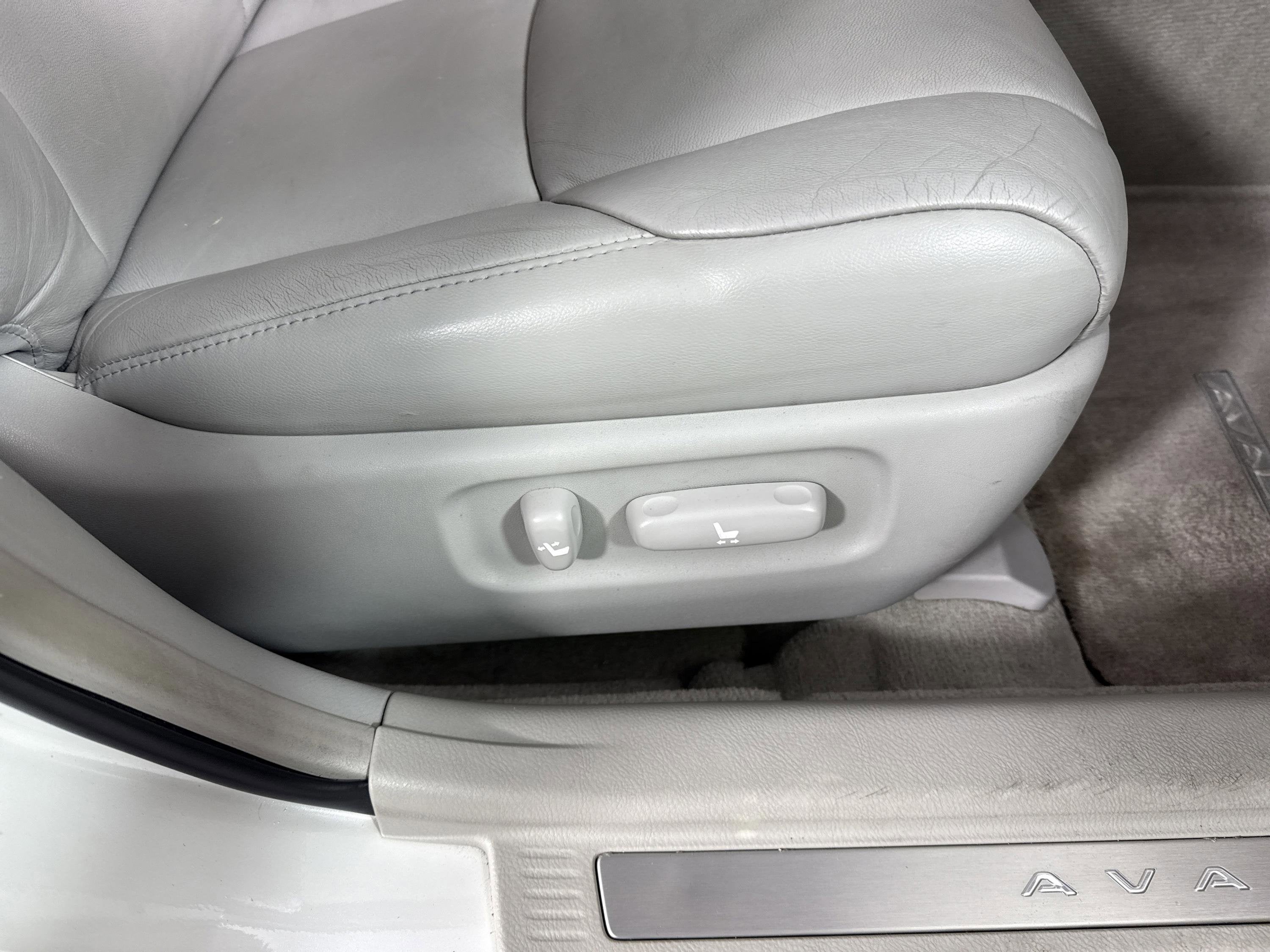 2006 Toyota Avalon XLS