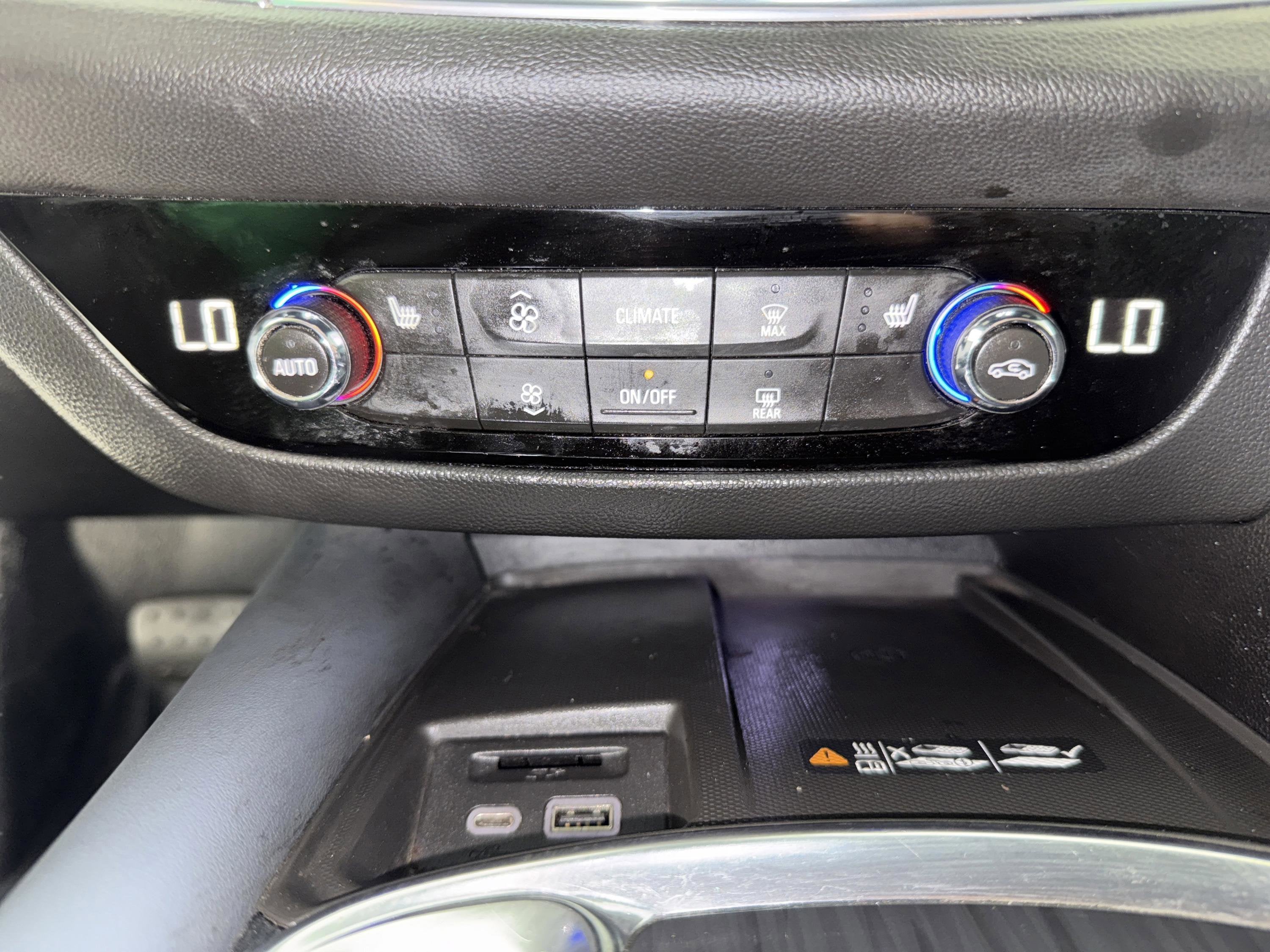 2023 Buick Enclave Essence