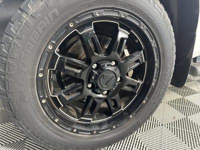 2013 Toyota Tundra 4WD Truck GRADE