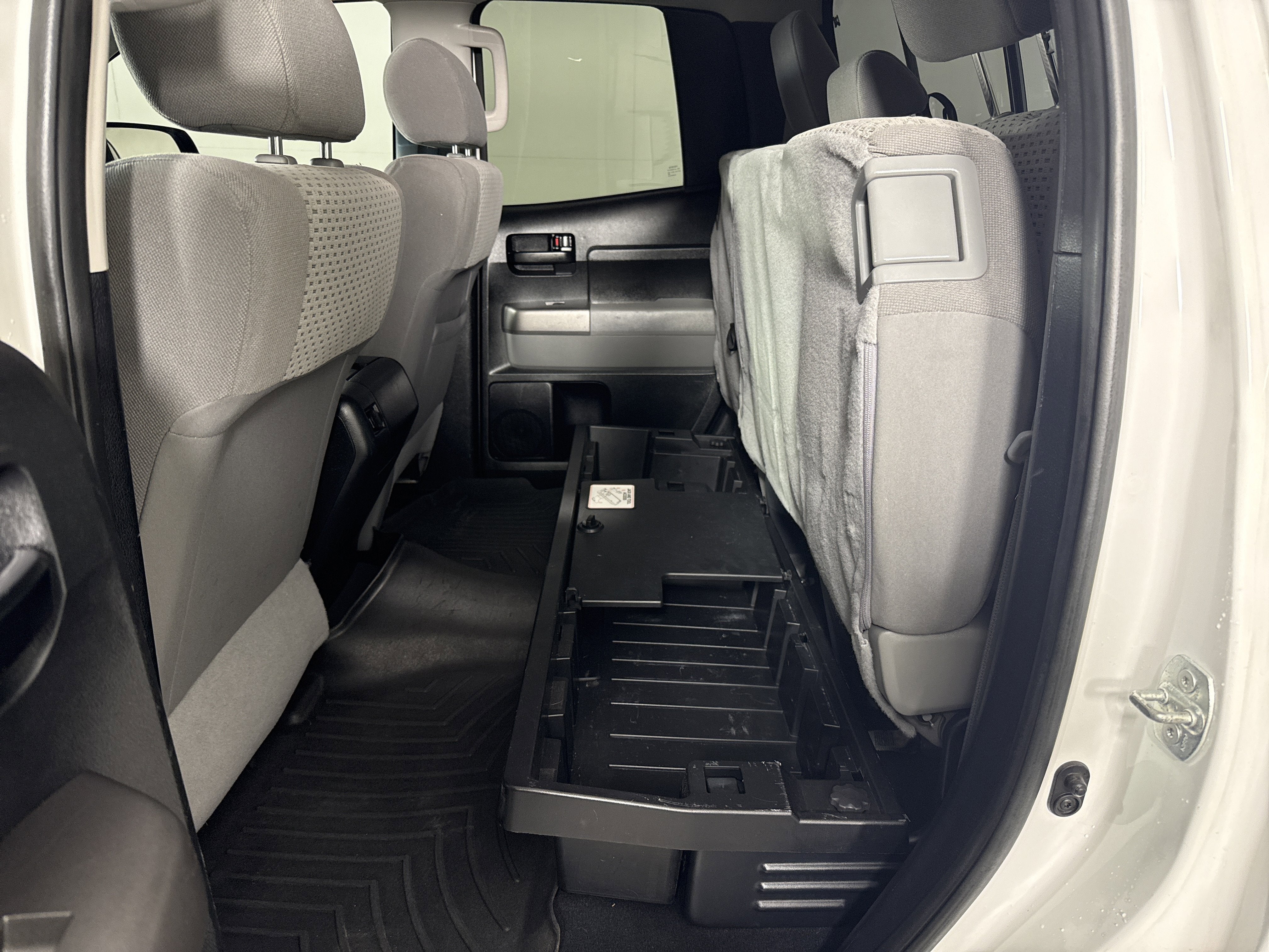 2013 Toyota Tundra 4WD Truck GRADE