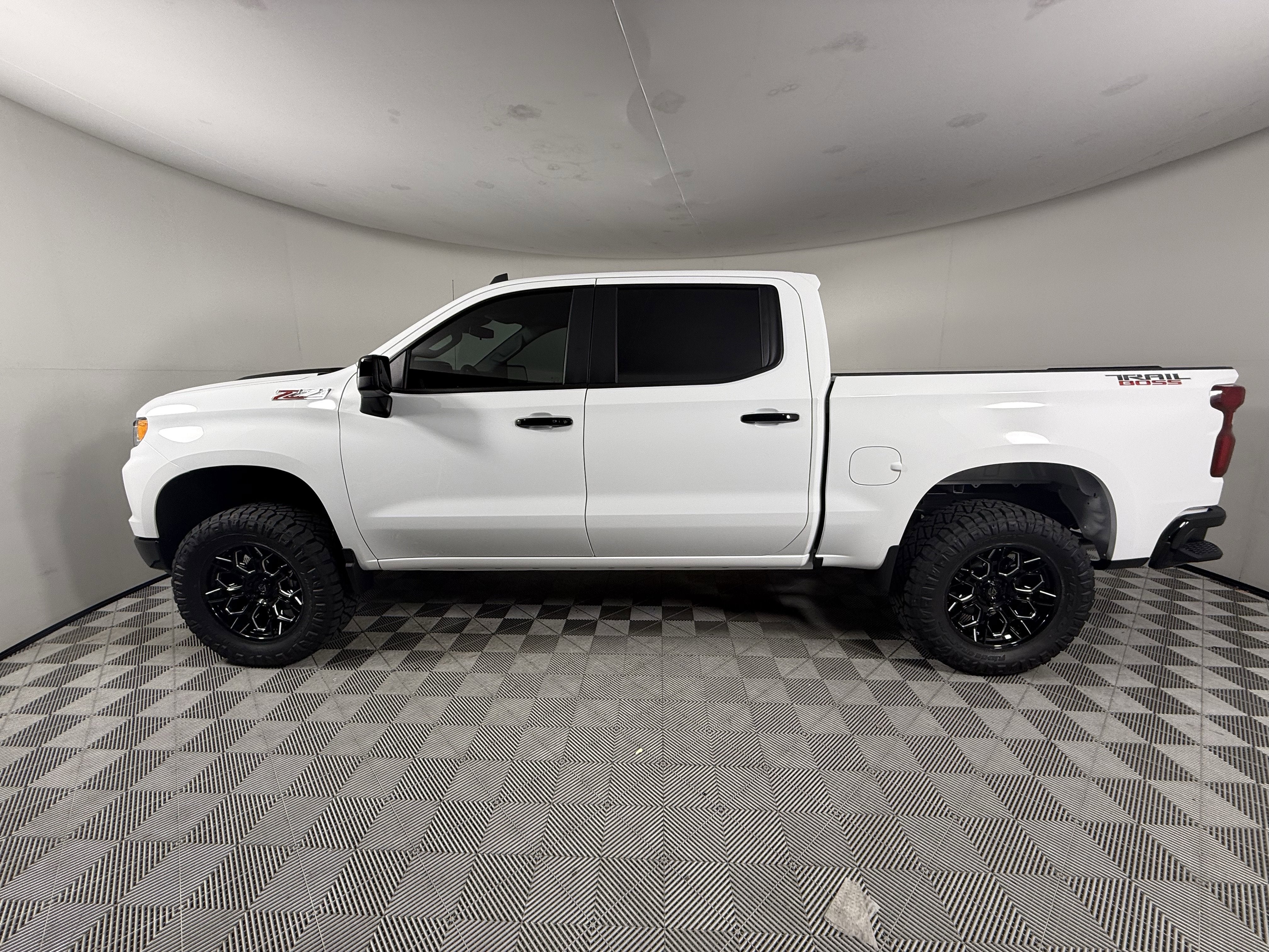 2013 Toyota Tundra 4WD Truck GRADE
