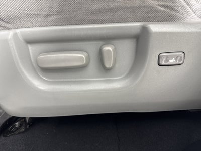 2013 Toyota Tundra 4WD Truck GRADE