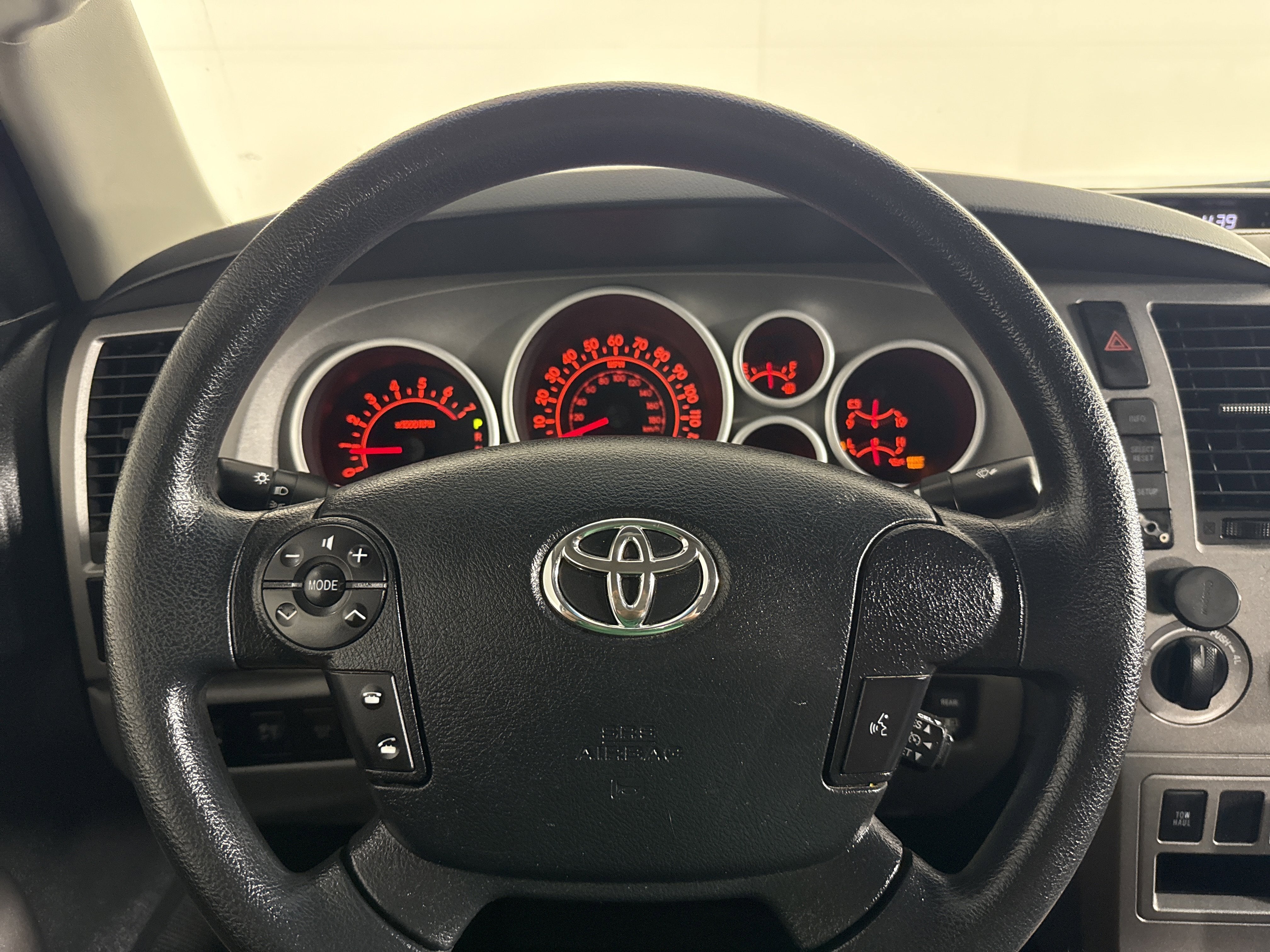 2013 Toyota Tundra 4WD Truck GRADE