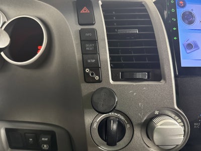 2013 Toyota Tundra 4WD Truck GRADE