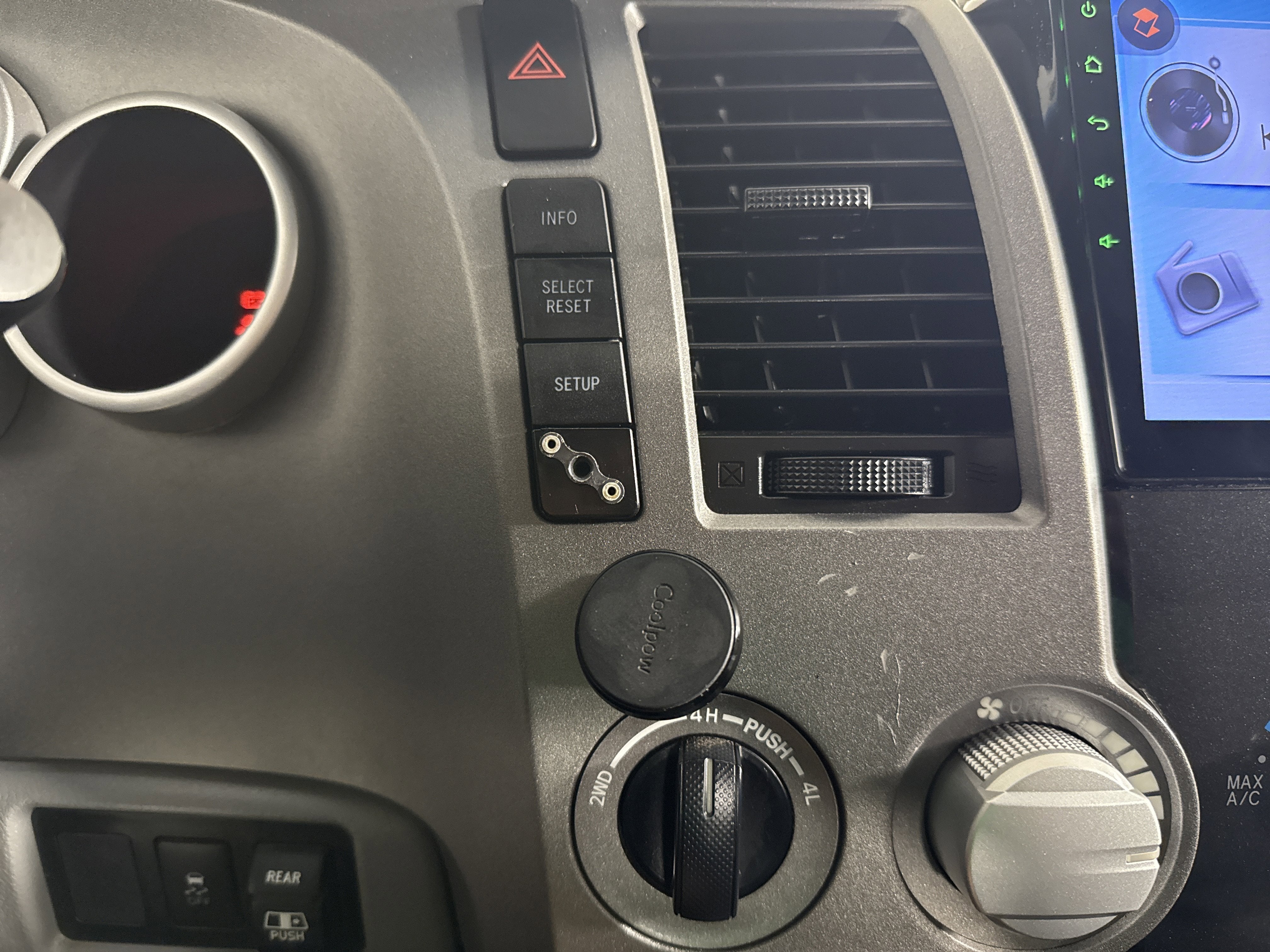 2013 Toyota Tundra 4WD Truck GRADE