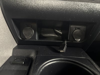 2013 Toyota Tundra 4WD Truck GRADE