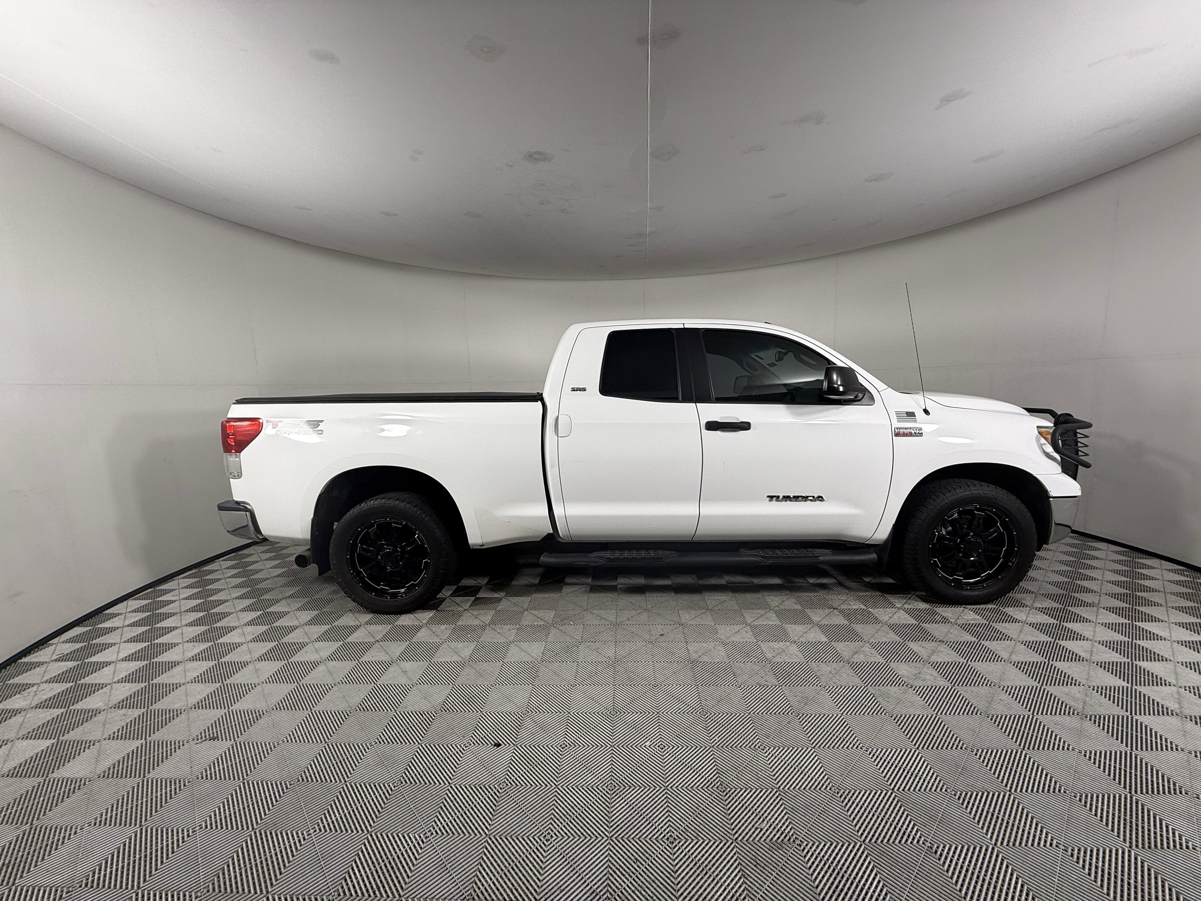 2013 Toyota Tundra 4WD Truck GRADE
