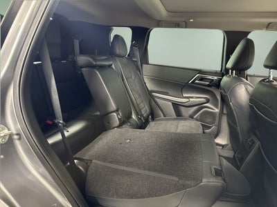 2023 Mitsubishi Outlander SE
