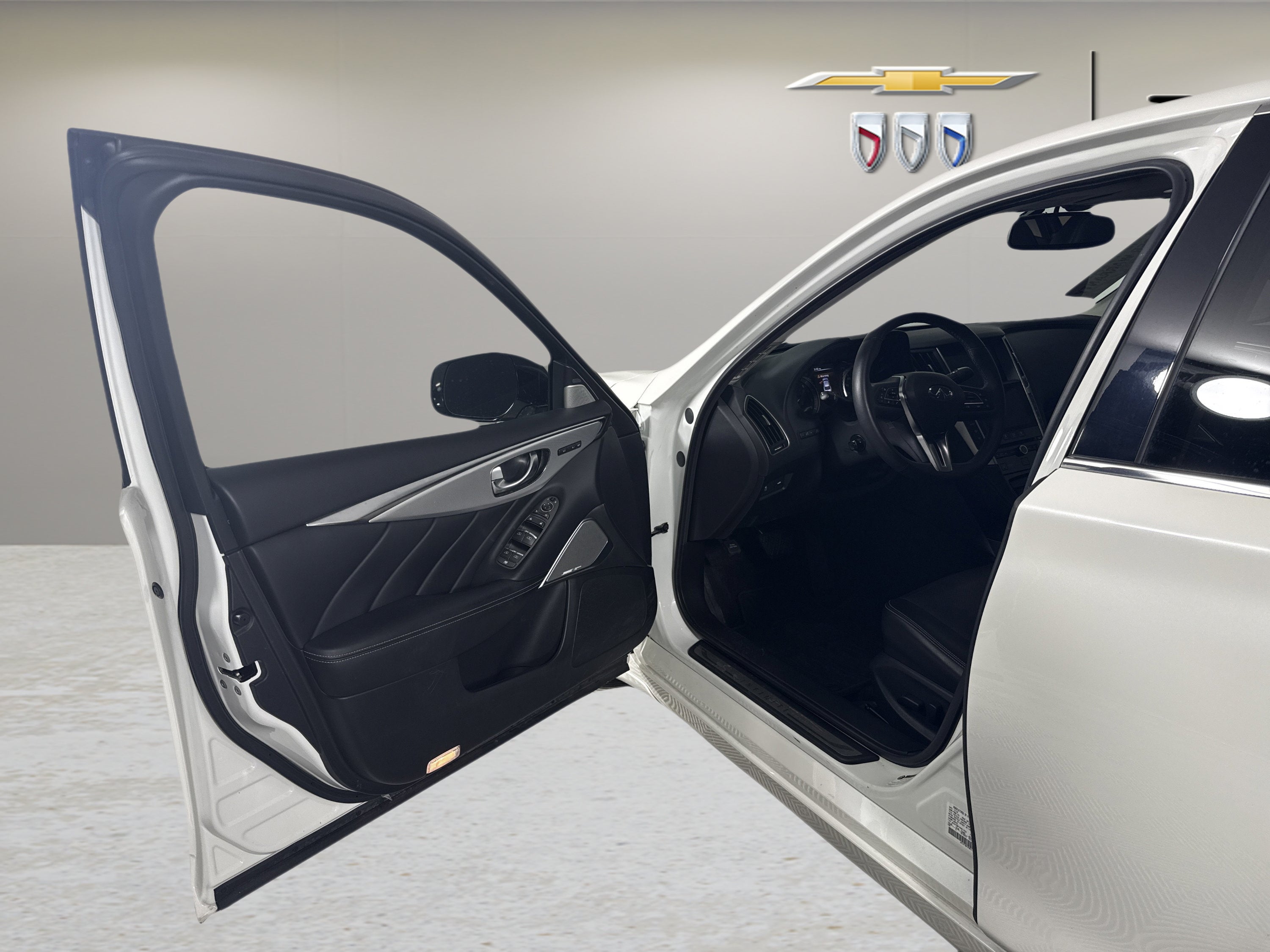 2023 INFINITI Q50 LUXE