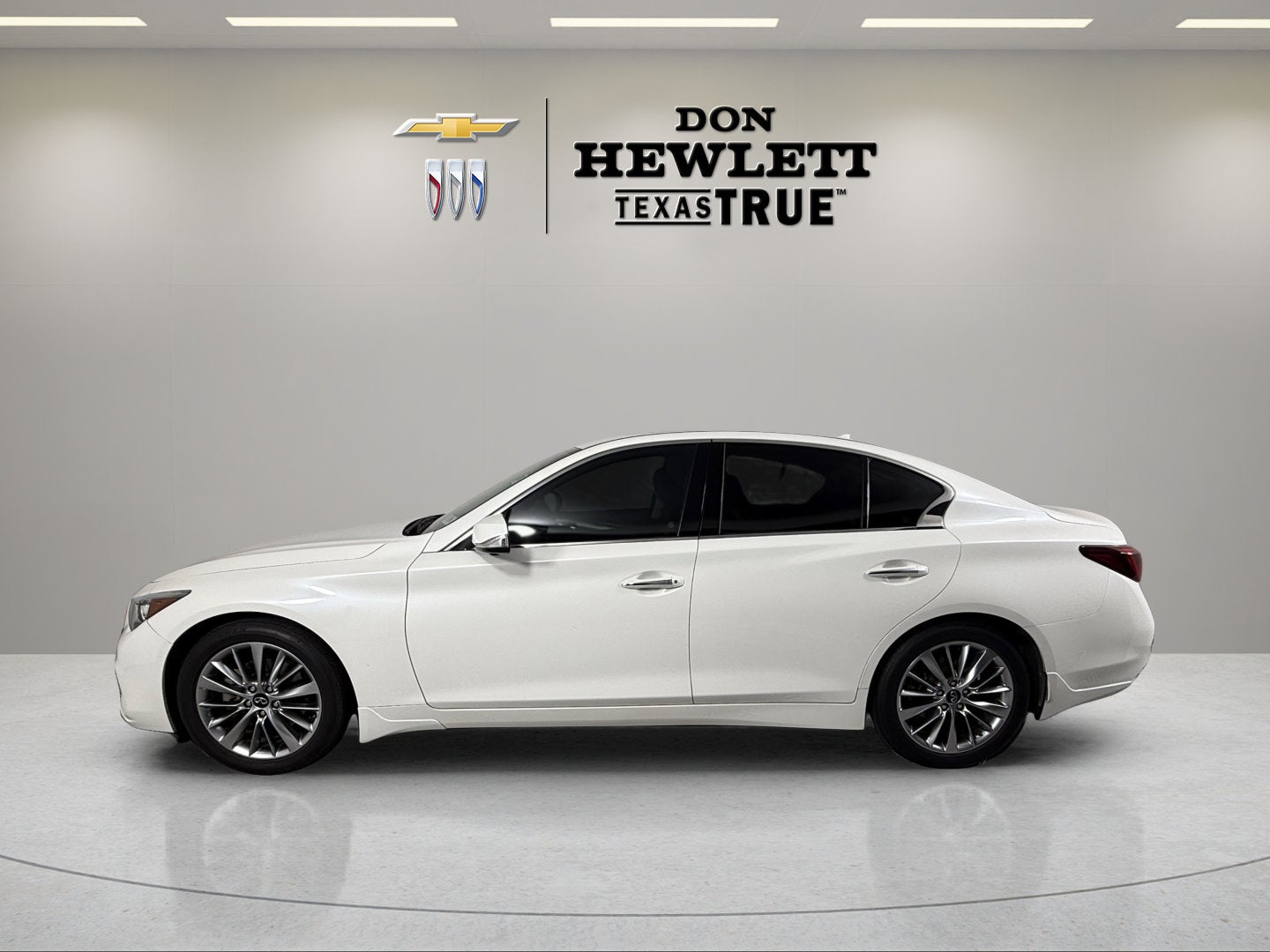 2023 INFINITI Q50 LUXE