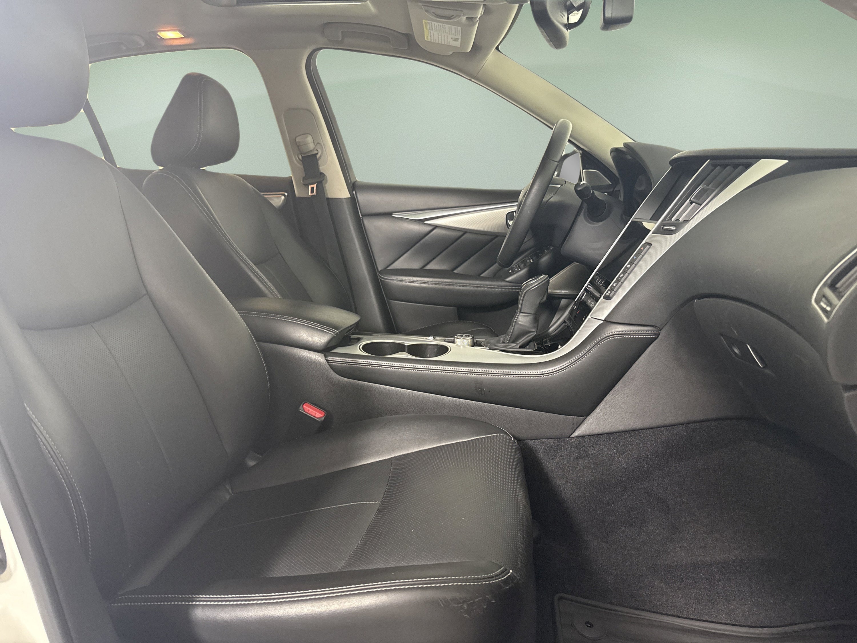 2023 INFINITI Q50 LUXE