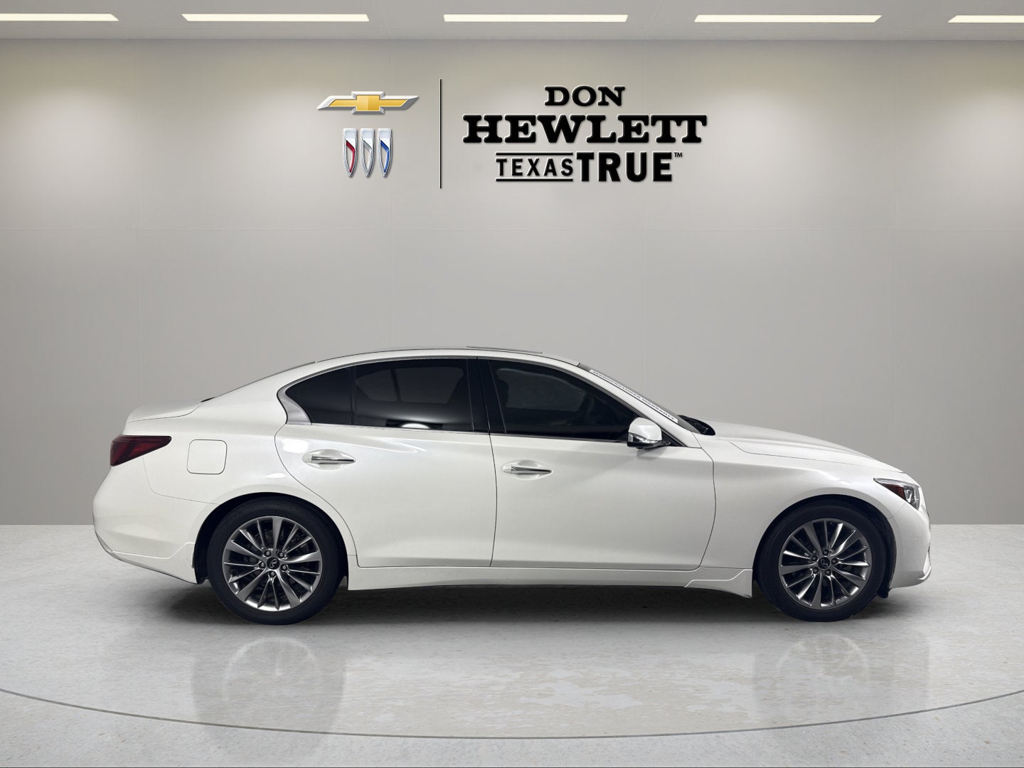 2023 INFINITI Q50 LUXE