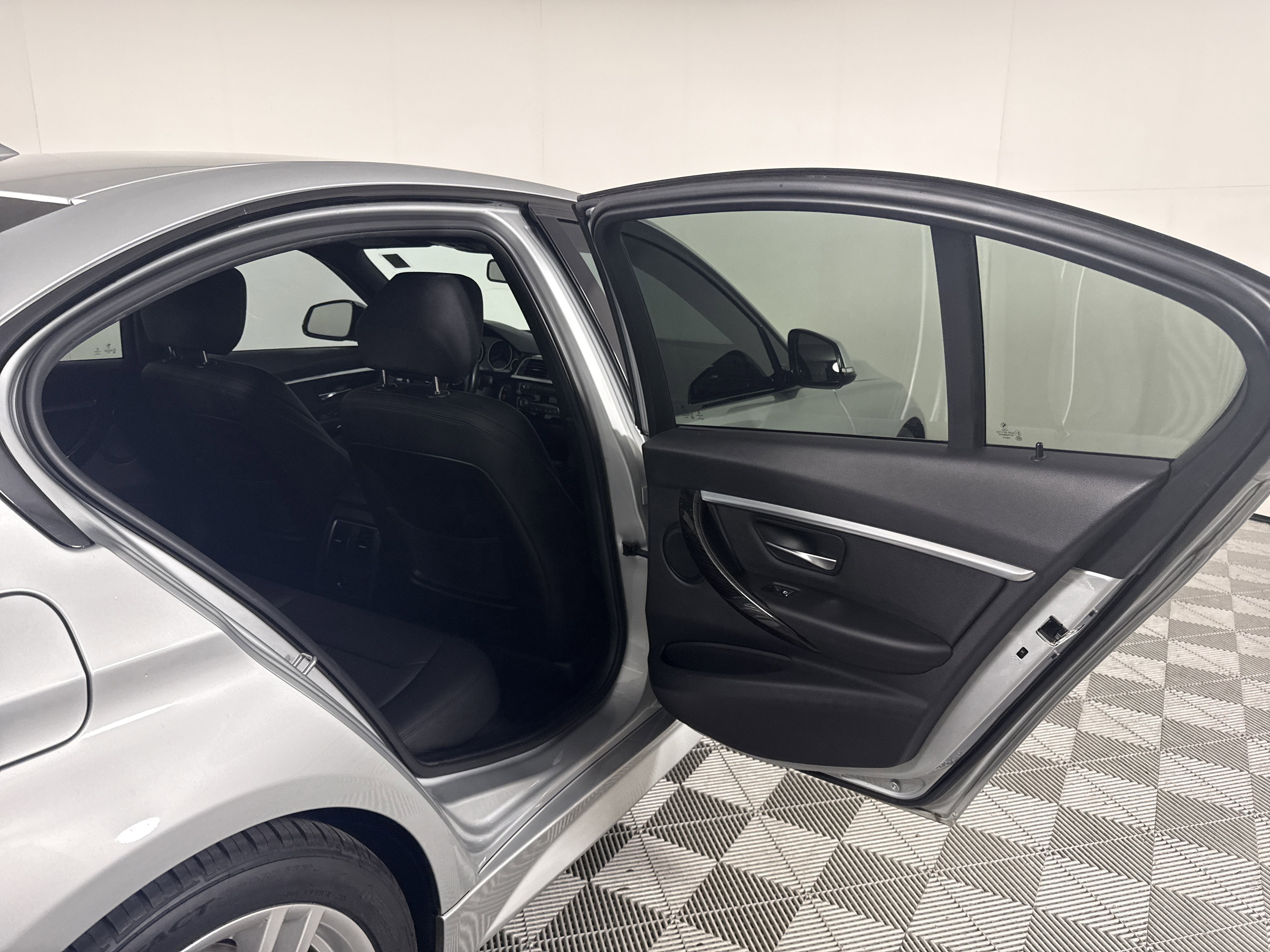 2017 BMW 3 Series 330i