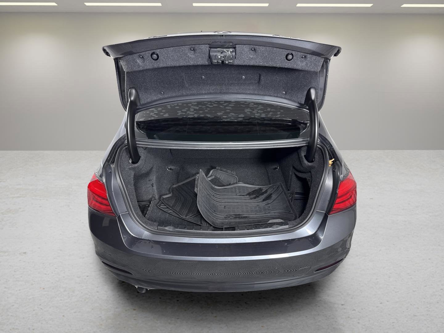 2018 BMW 3 Series 320i xDrive