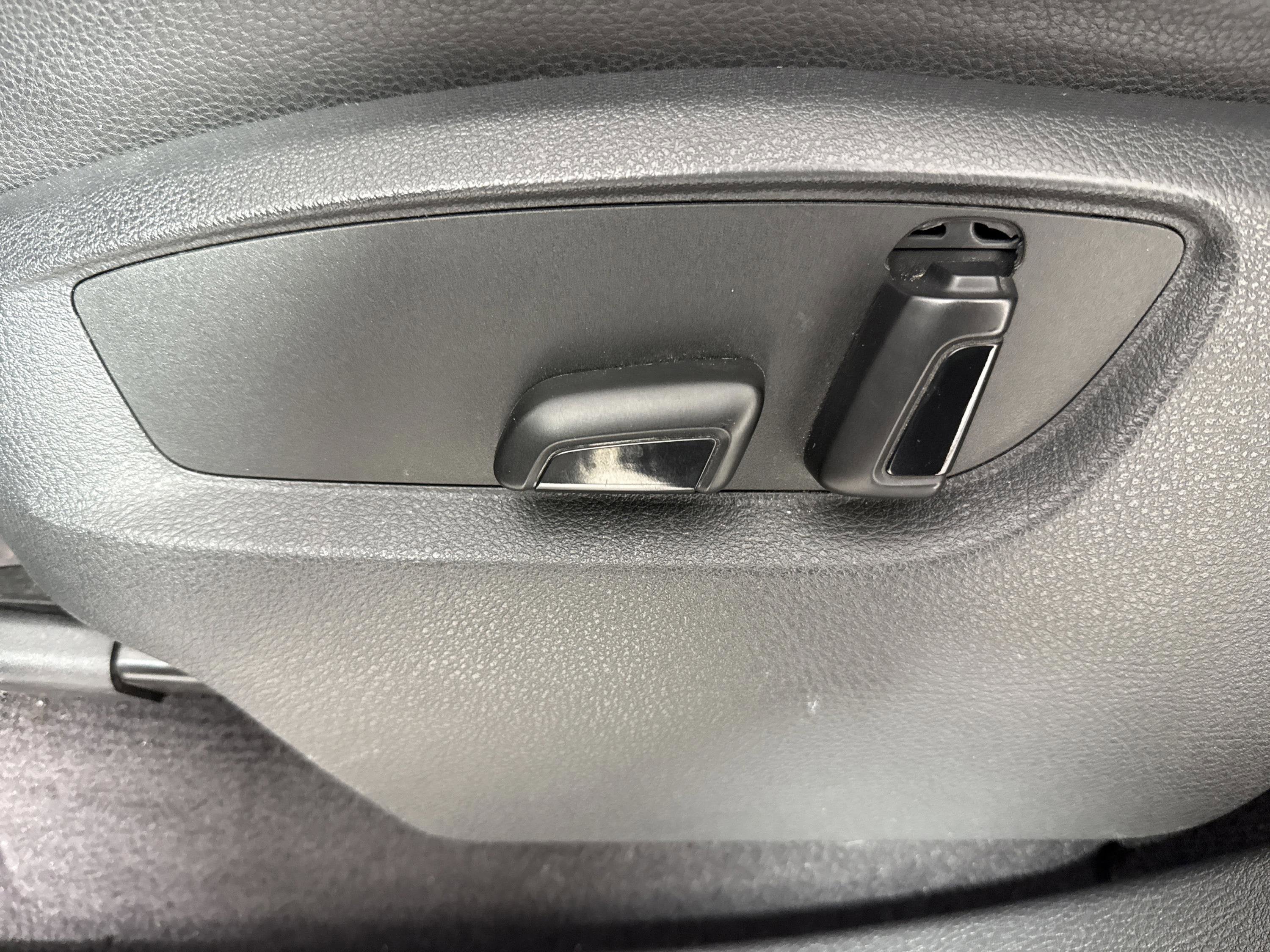 2013 Volkswagen Touareg Sport