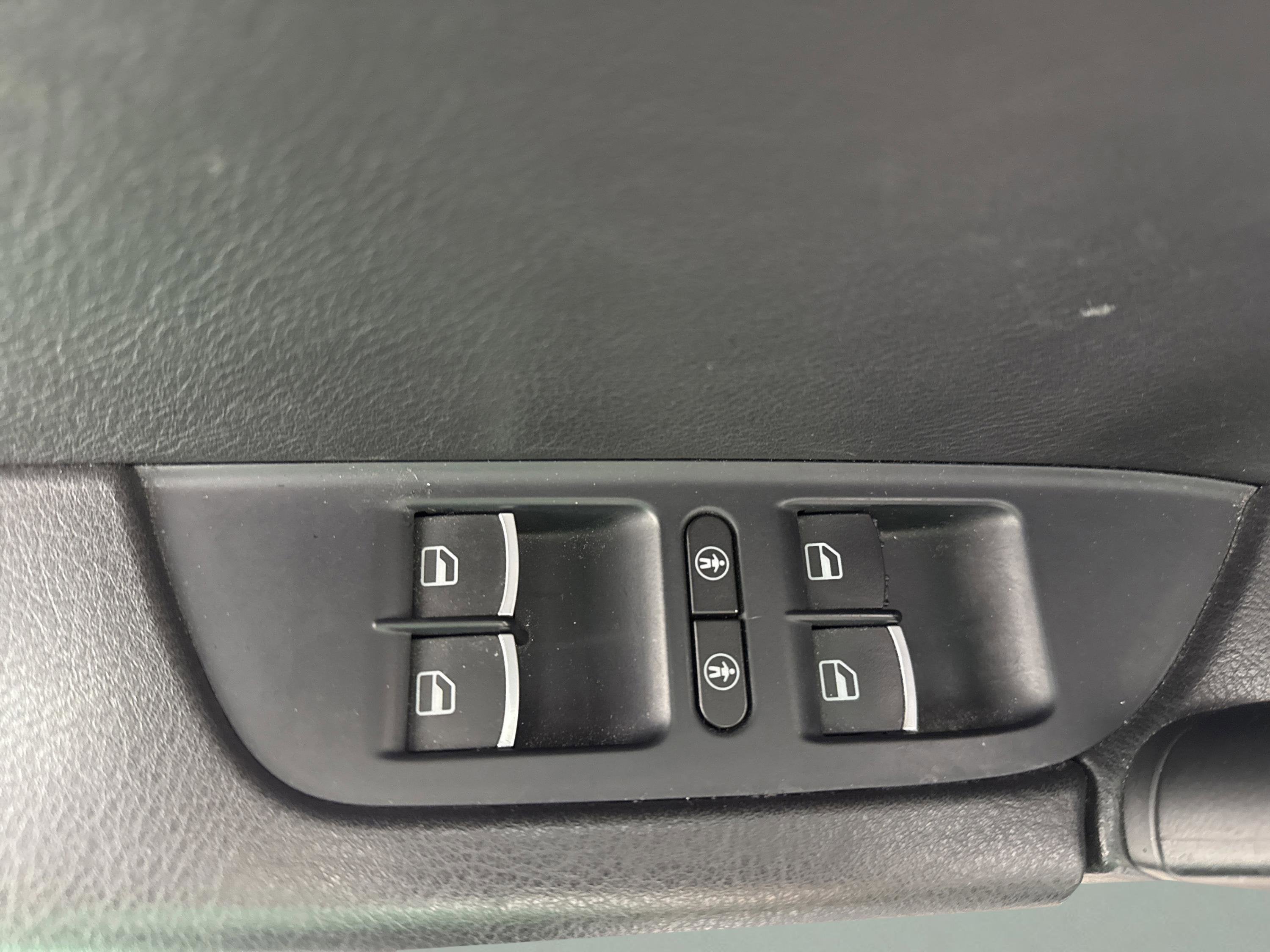 2013 Volkswagen Touareg Sport