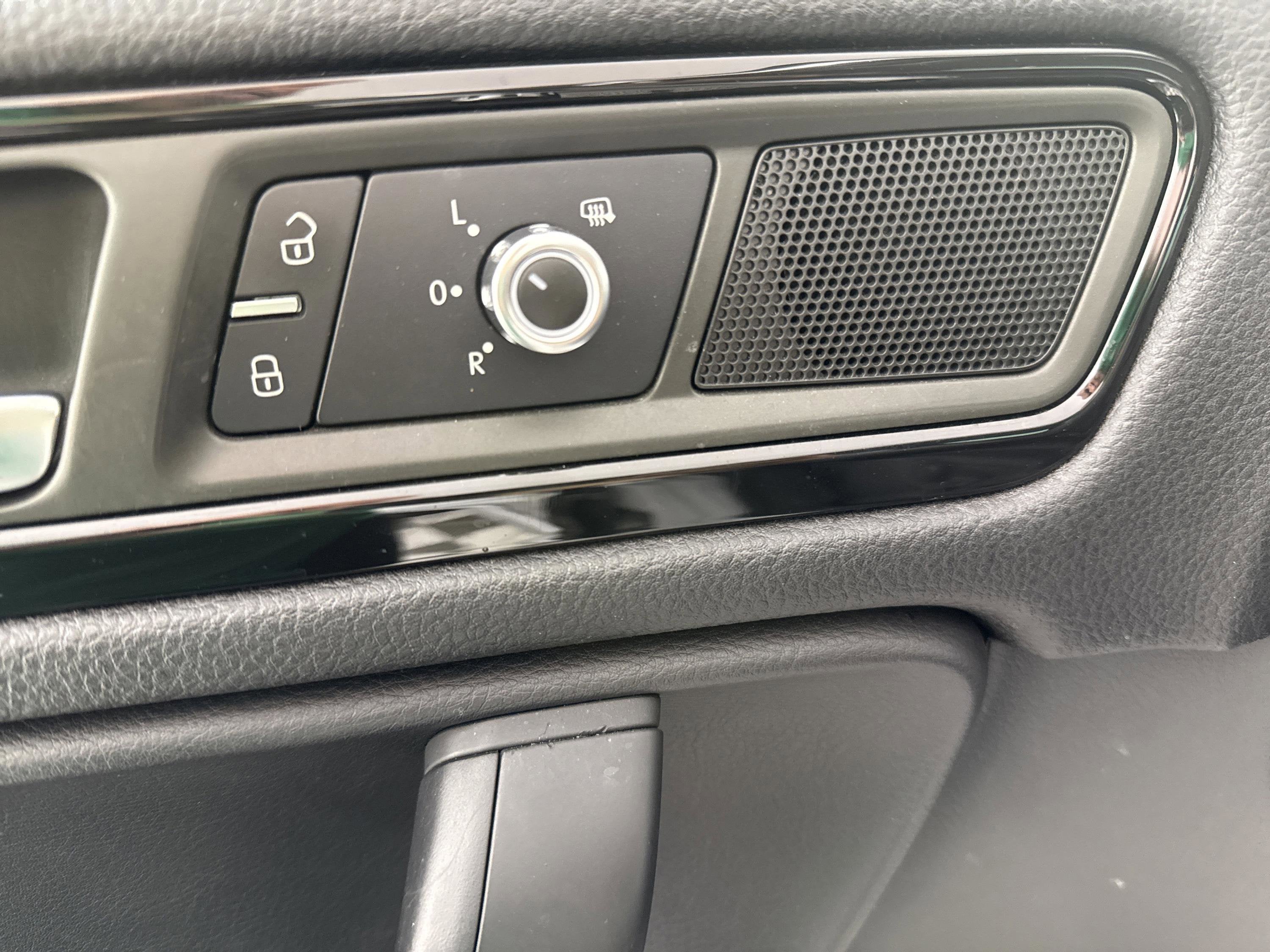 2013 Volkswagen Touareg Sport