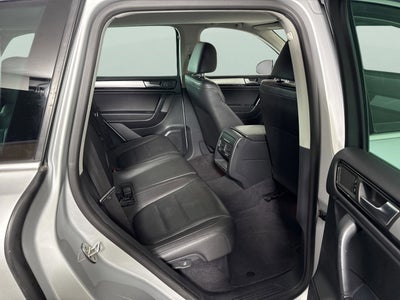 2013 Volkswagen Touareg Sport