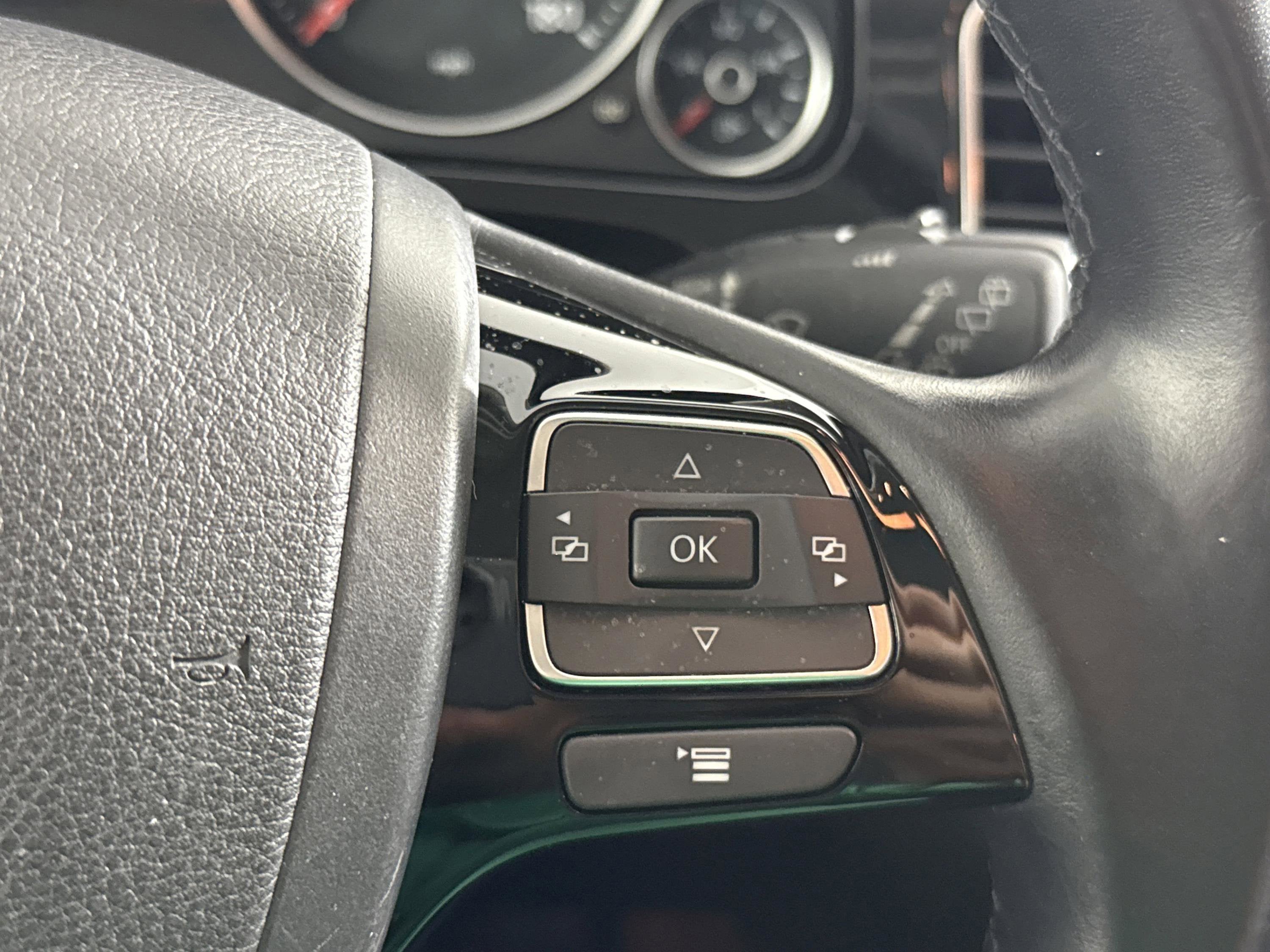 2013 Volkswagen Touareg Sport