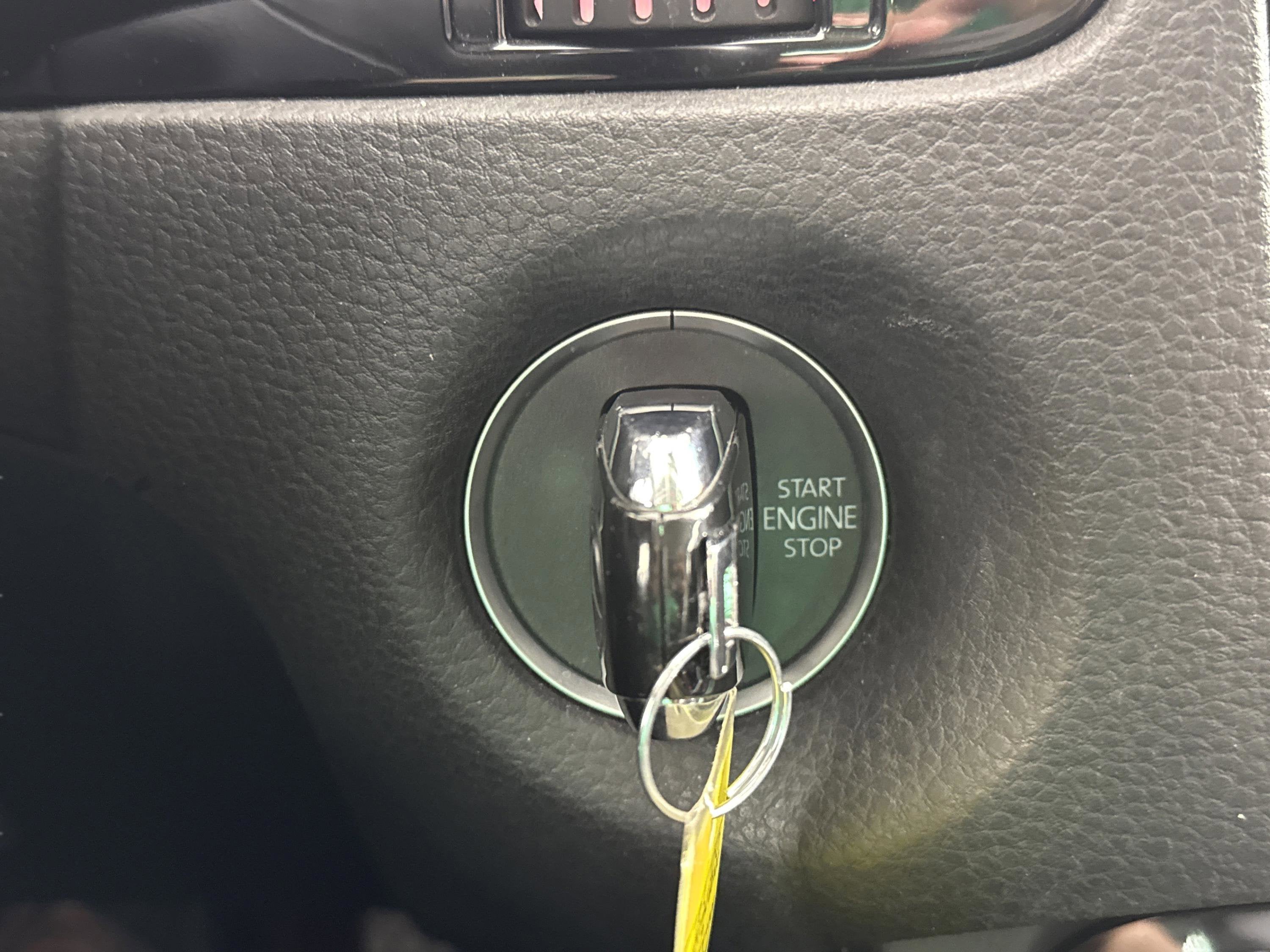 2013 Volkswagen Touareg Sport