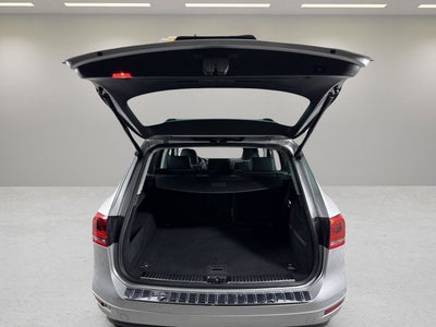 2013 Volkswagen Touareg Sport